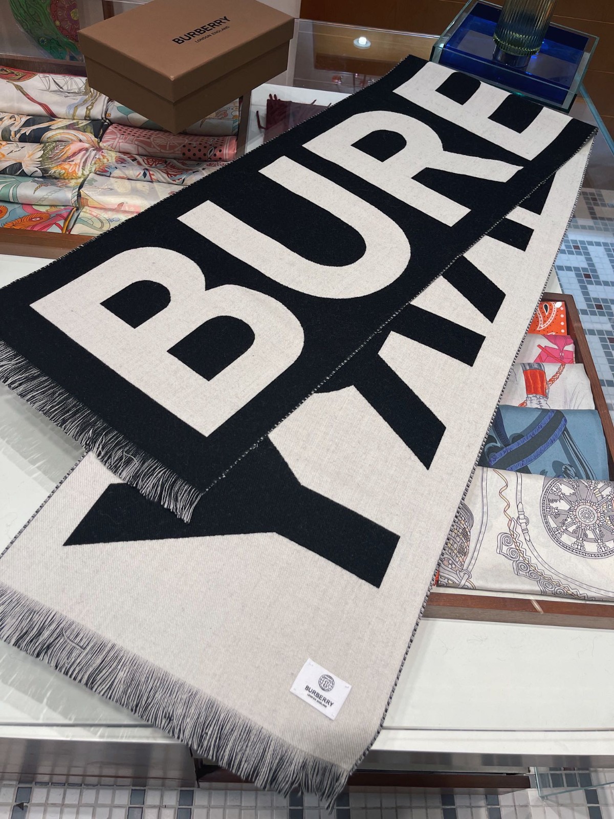 7 Bur berry Scarf