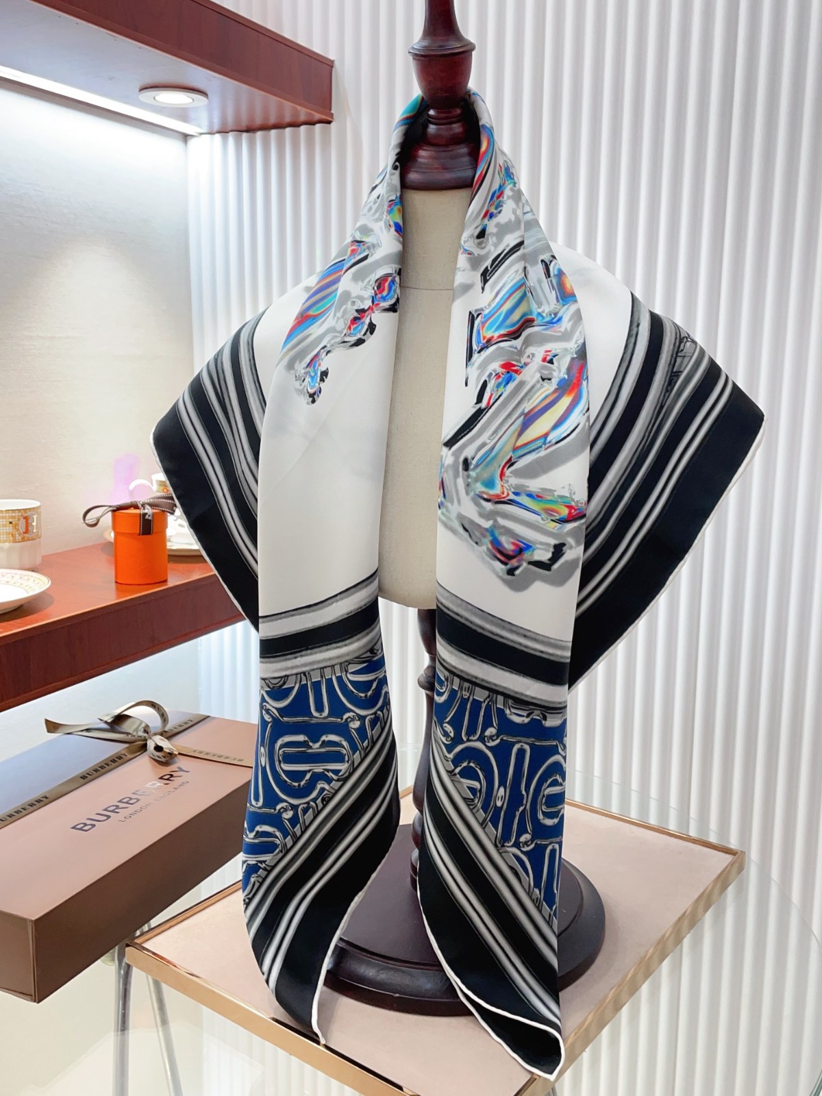 7 Bur berry Scarf