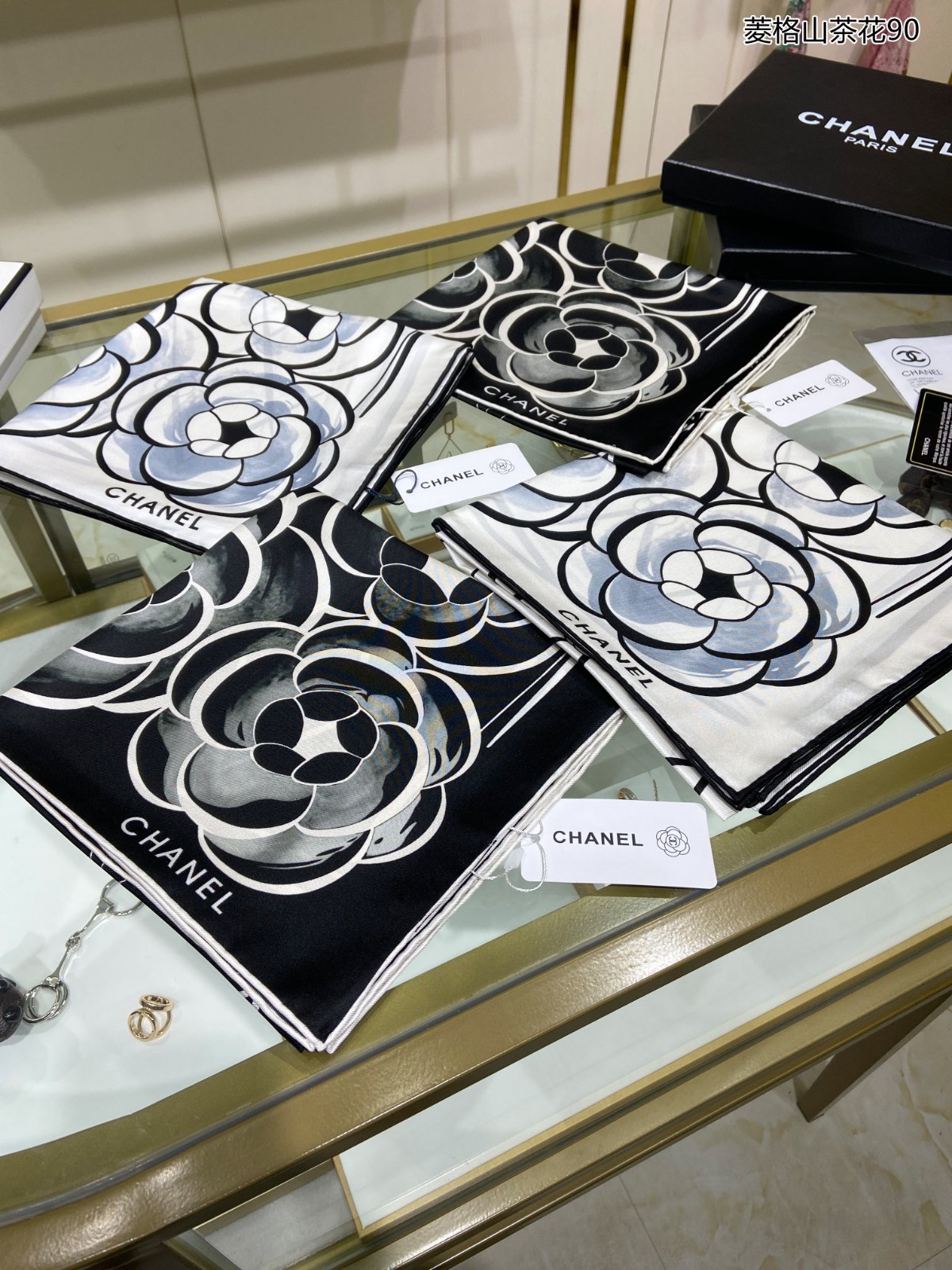 C hanel Scarf