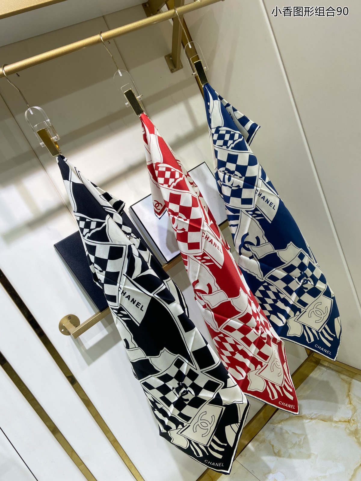 C hanel Scarf