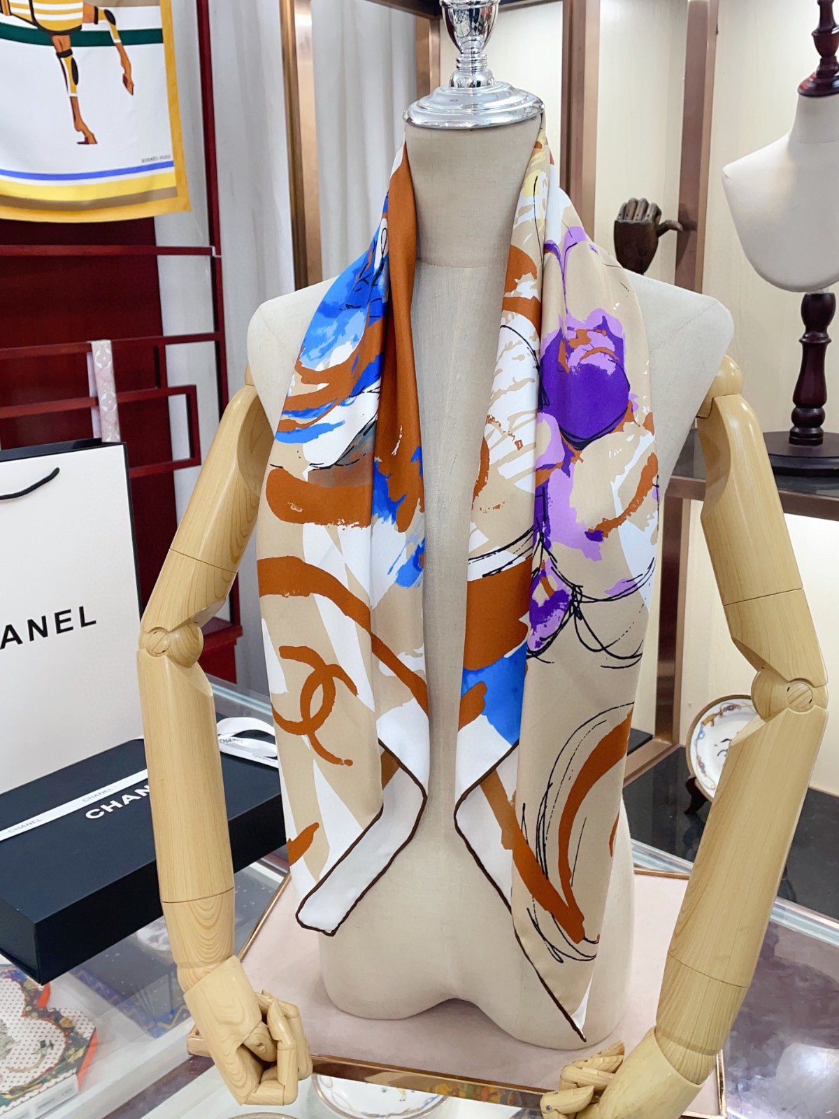 C hanel Scarf