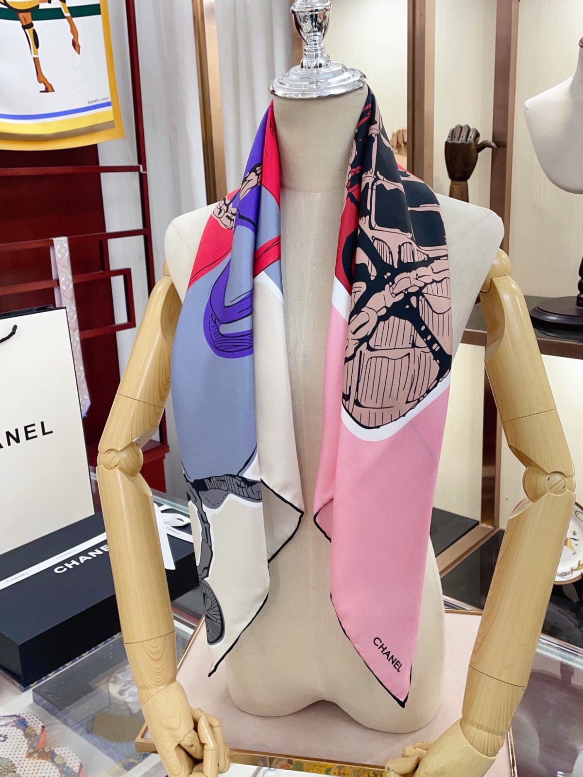C hanel Scarf