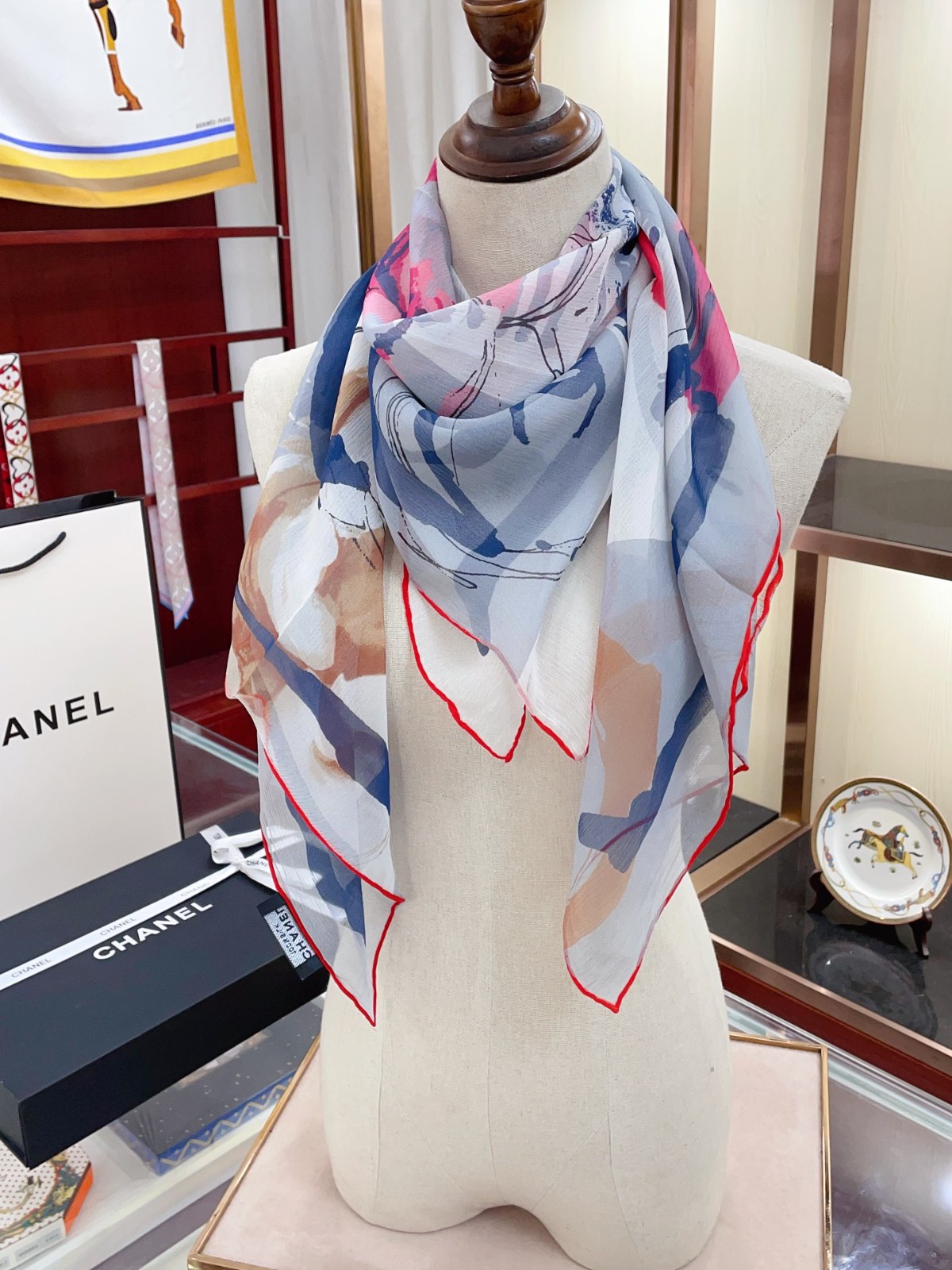 C hanel Scarf