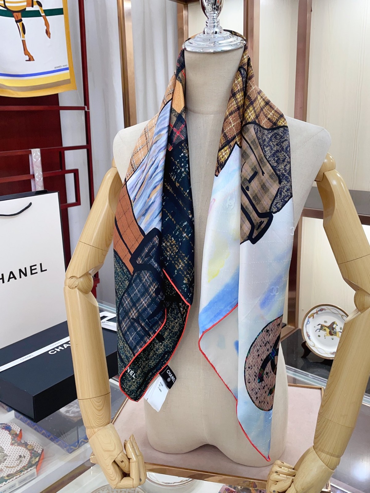 C hanel Scarf