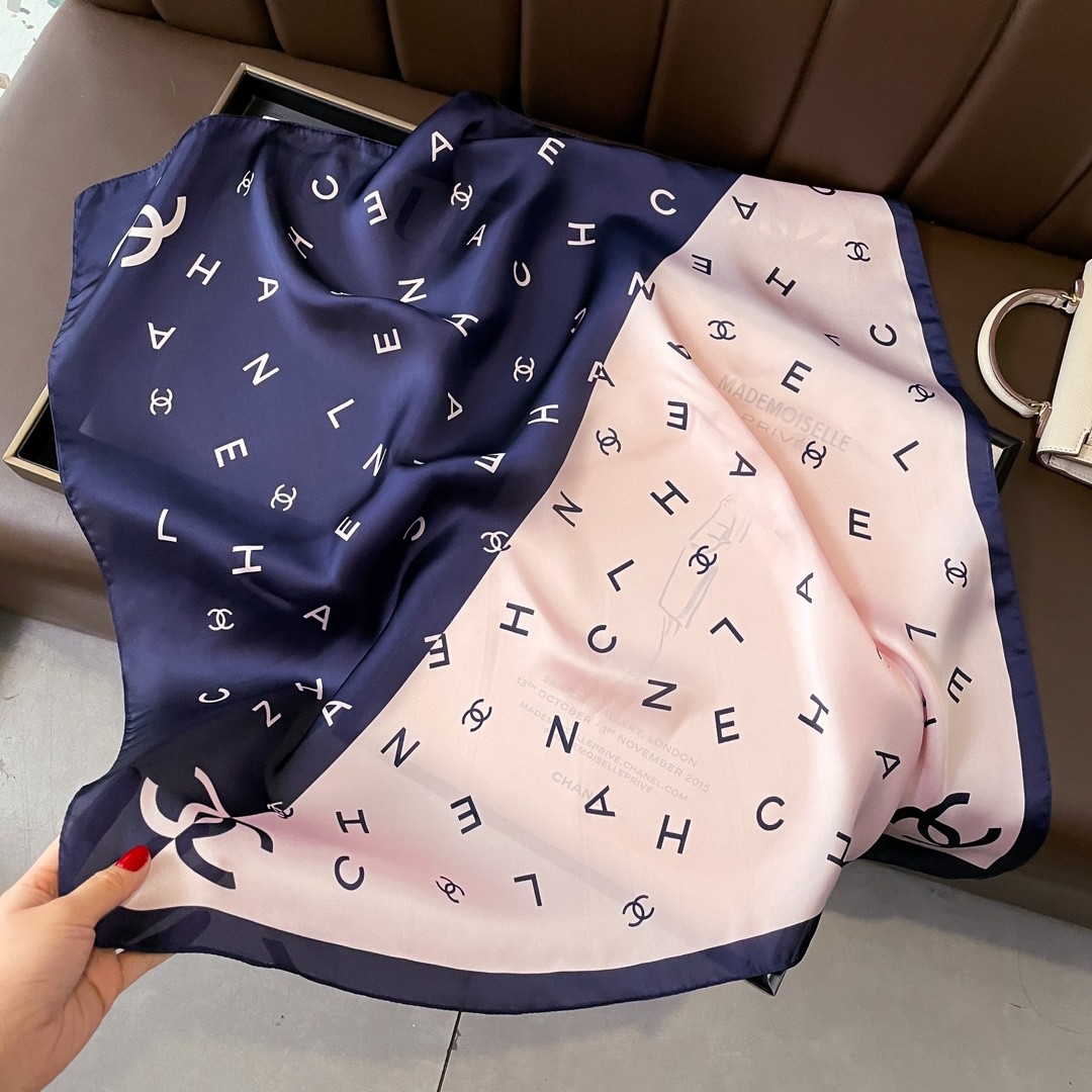 C hanel Scarf