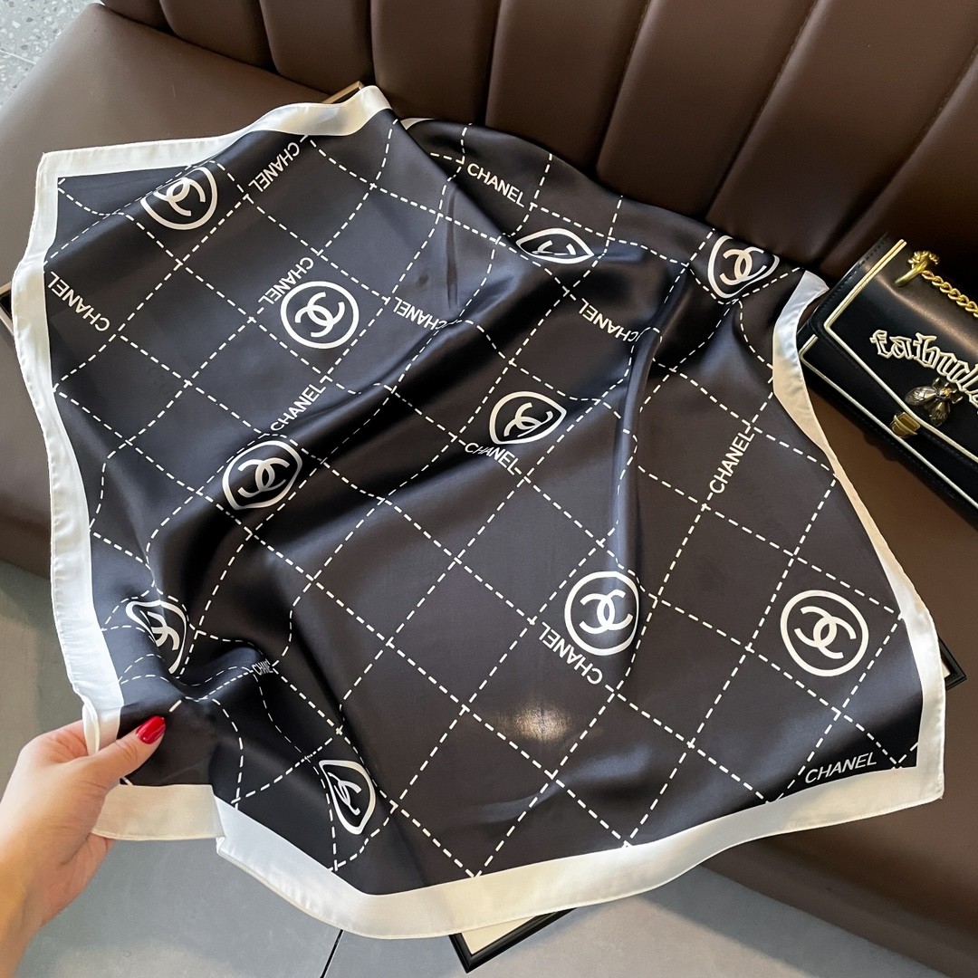 C hanel Scarf