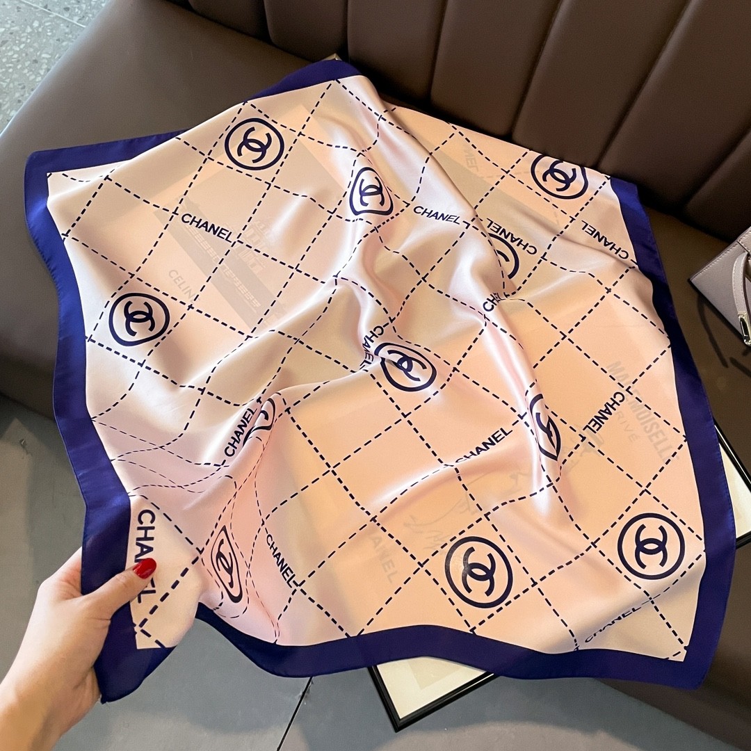 C hanel Scarf