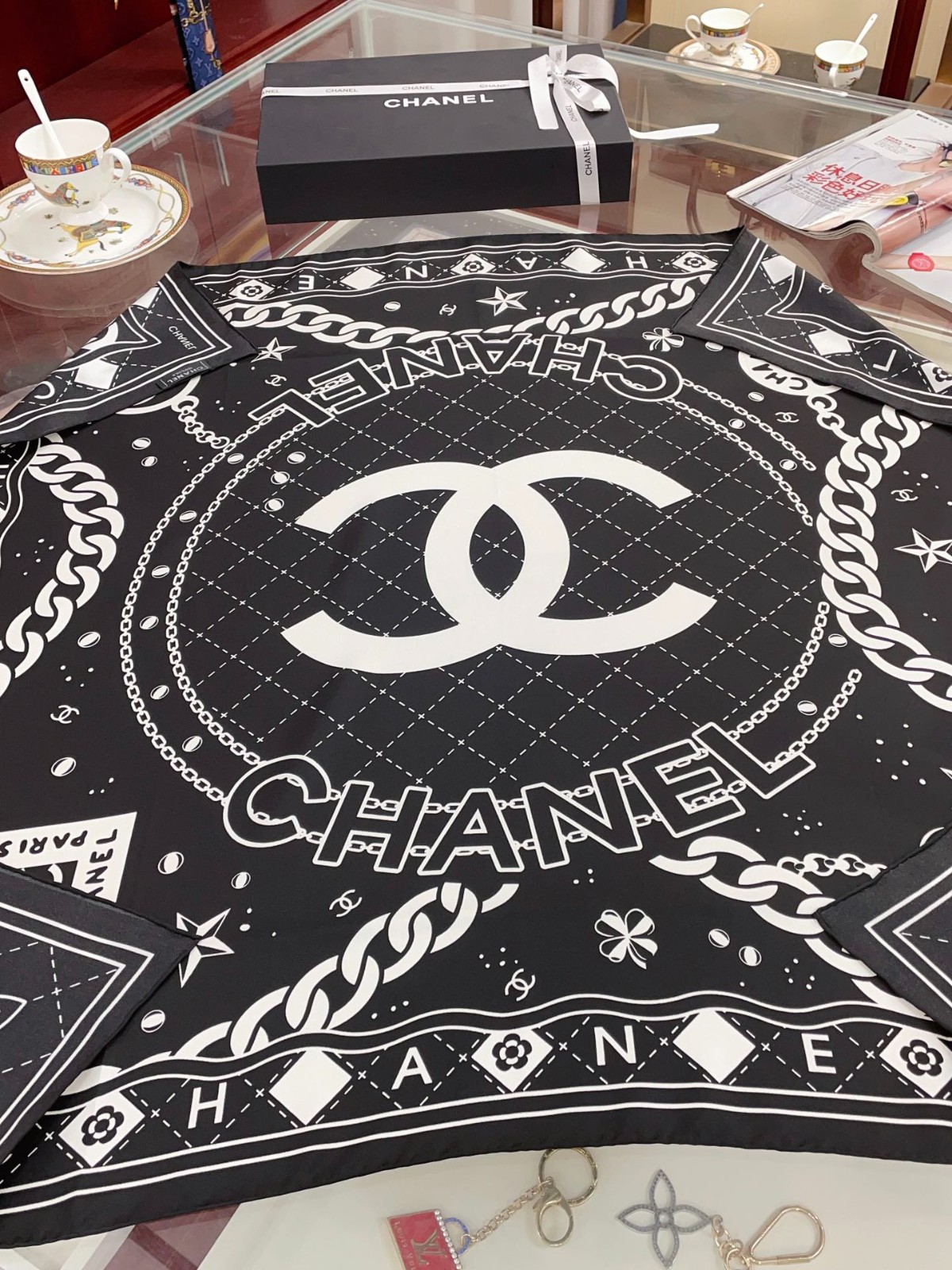 C hanel Scarf