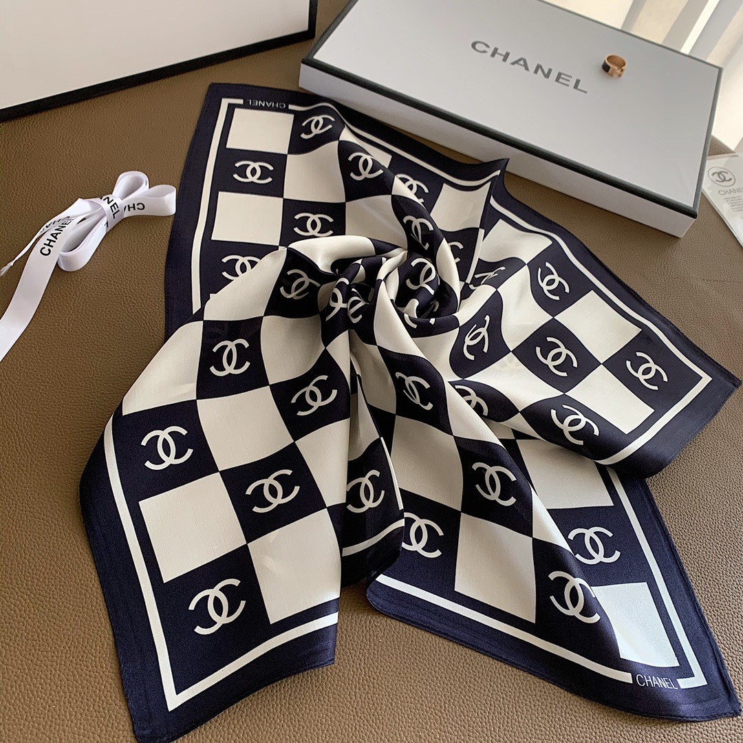 C hanel Scarf