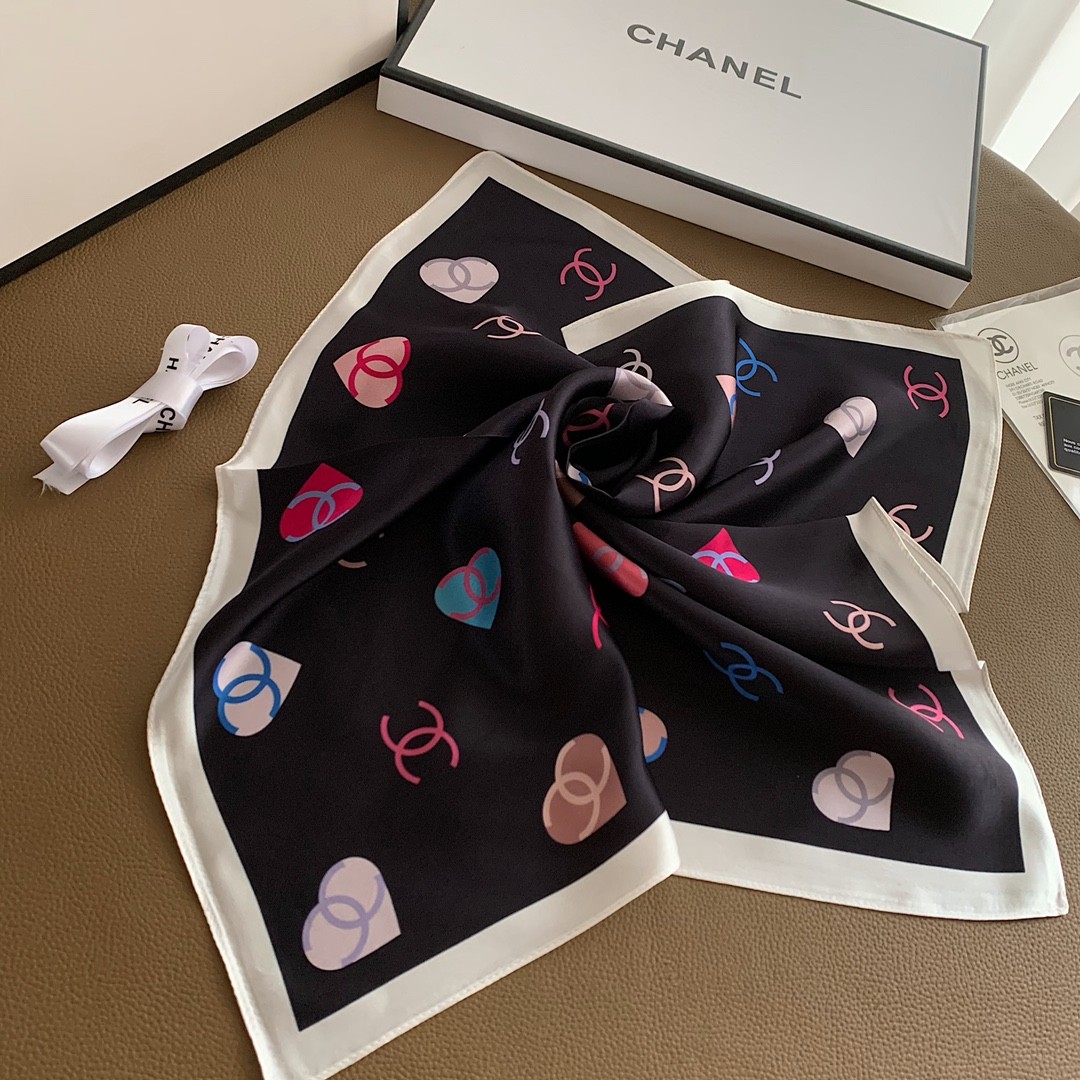 C hanel Scarf