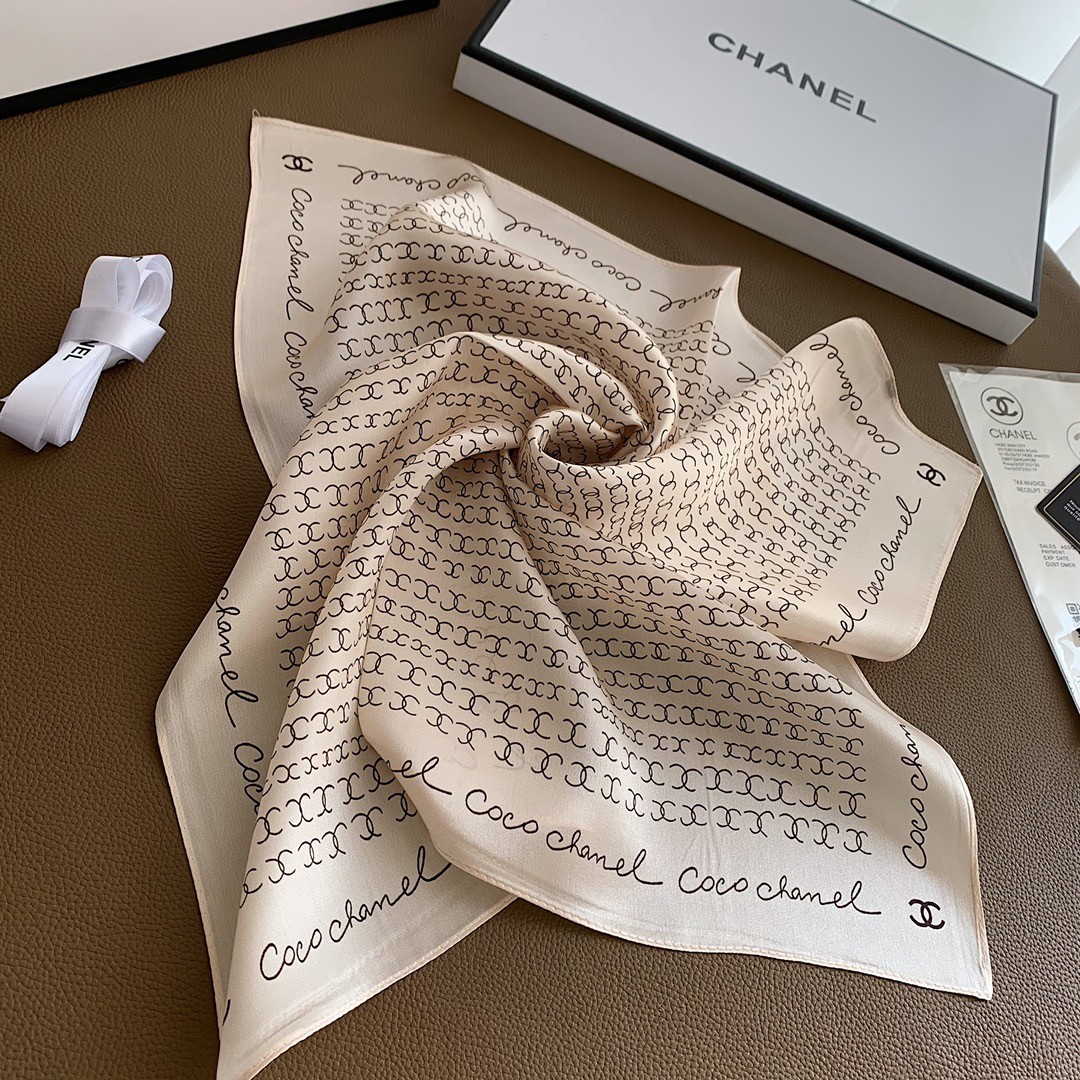 C hanel Scarf