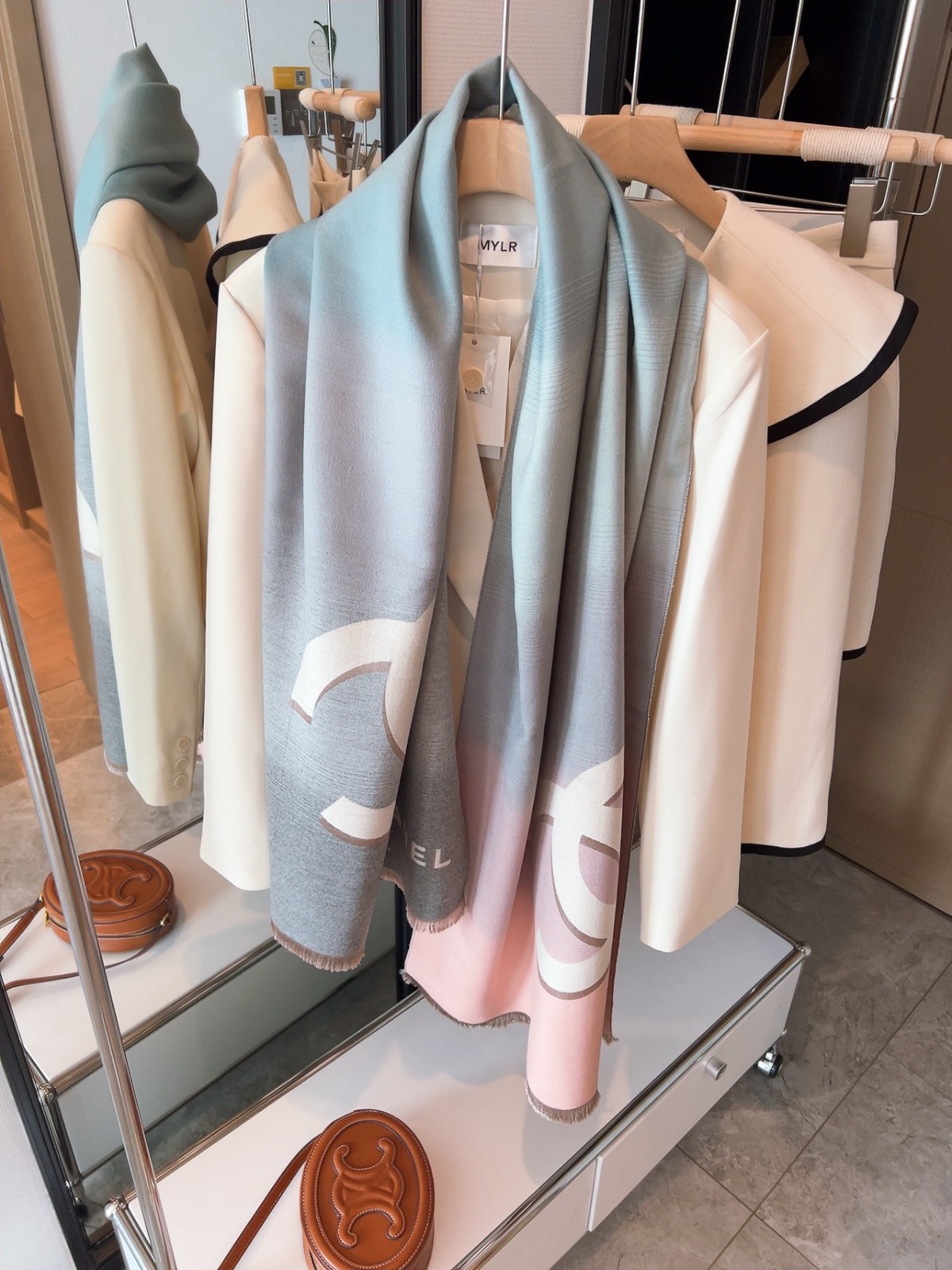 C hanel Scarf