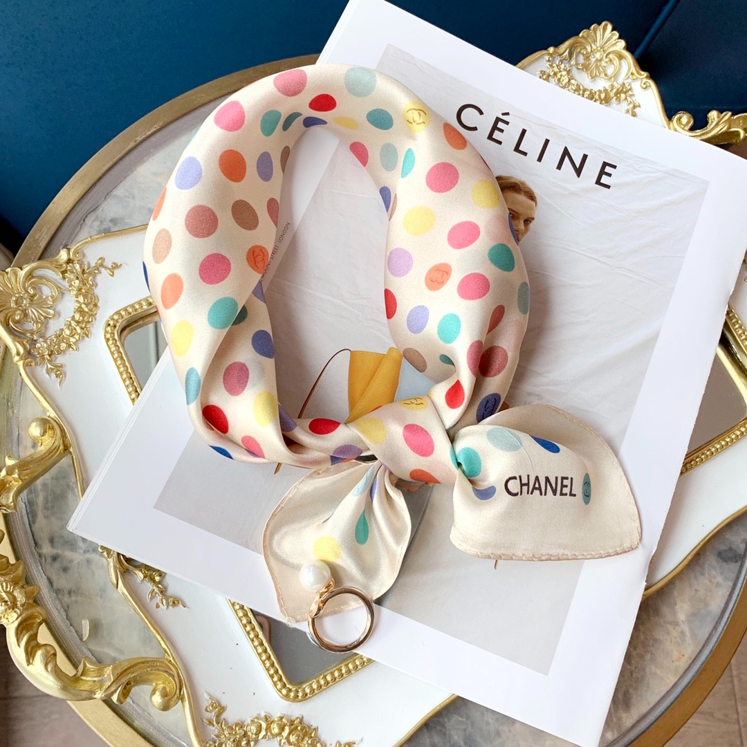 C hanel Scarf