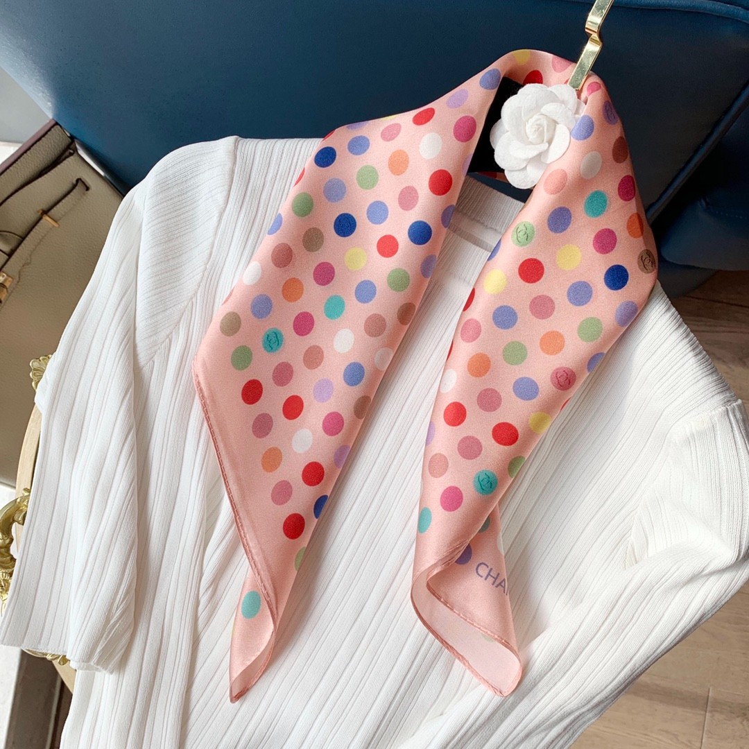 C hanel Scarf