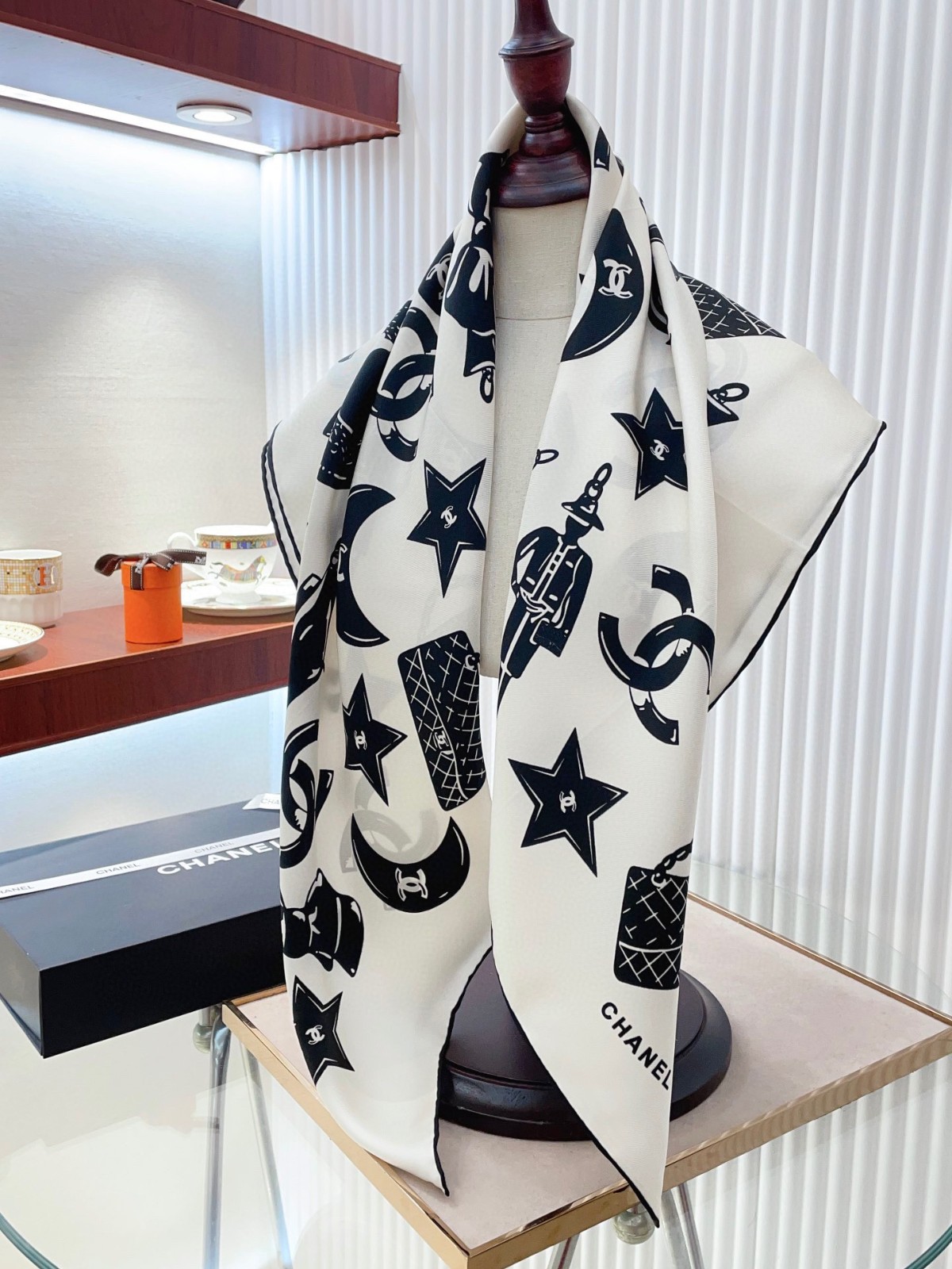 3 C Scarf