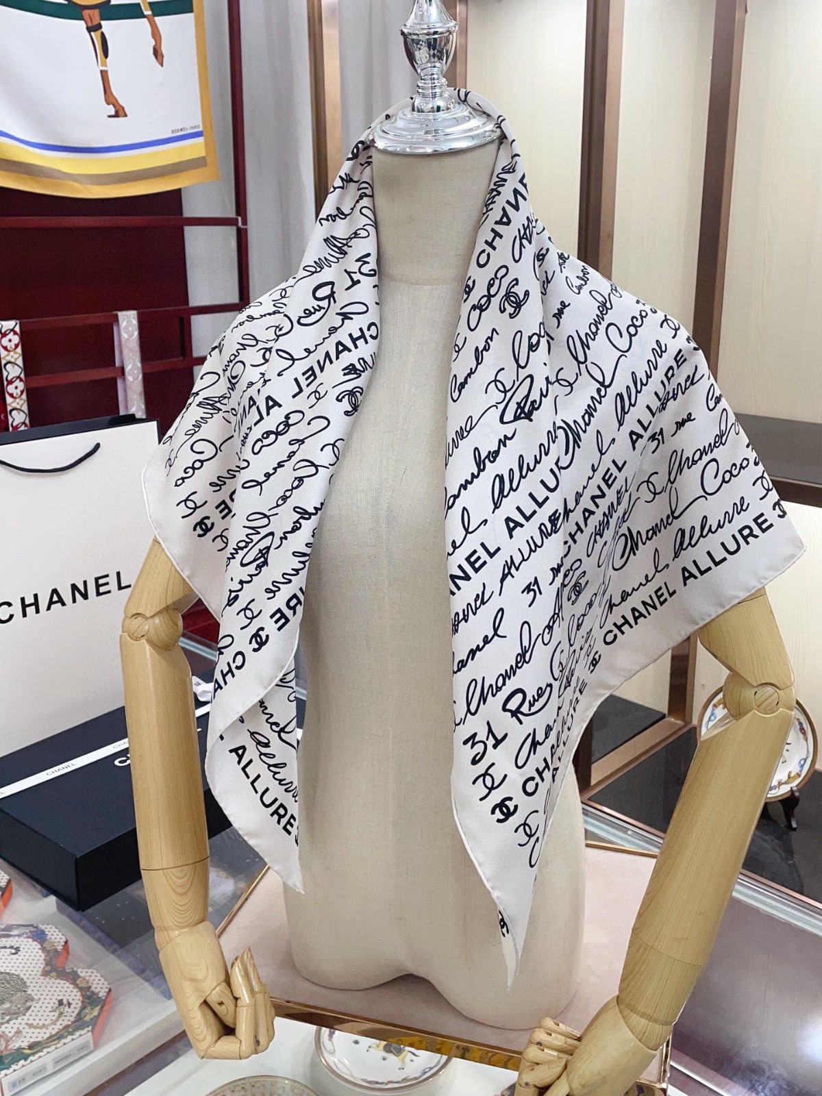 3 C Scarf