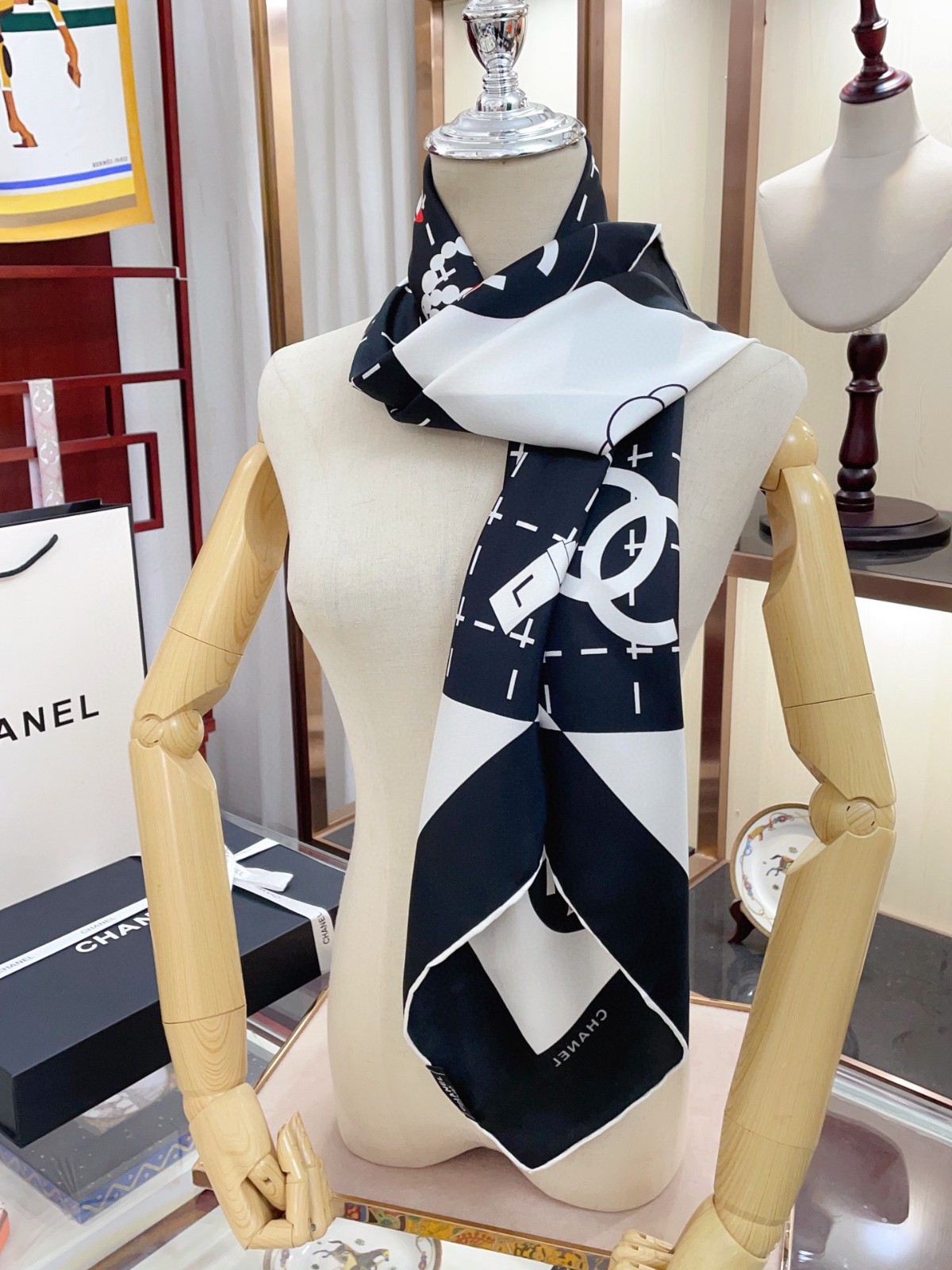 3 C Scarf