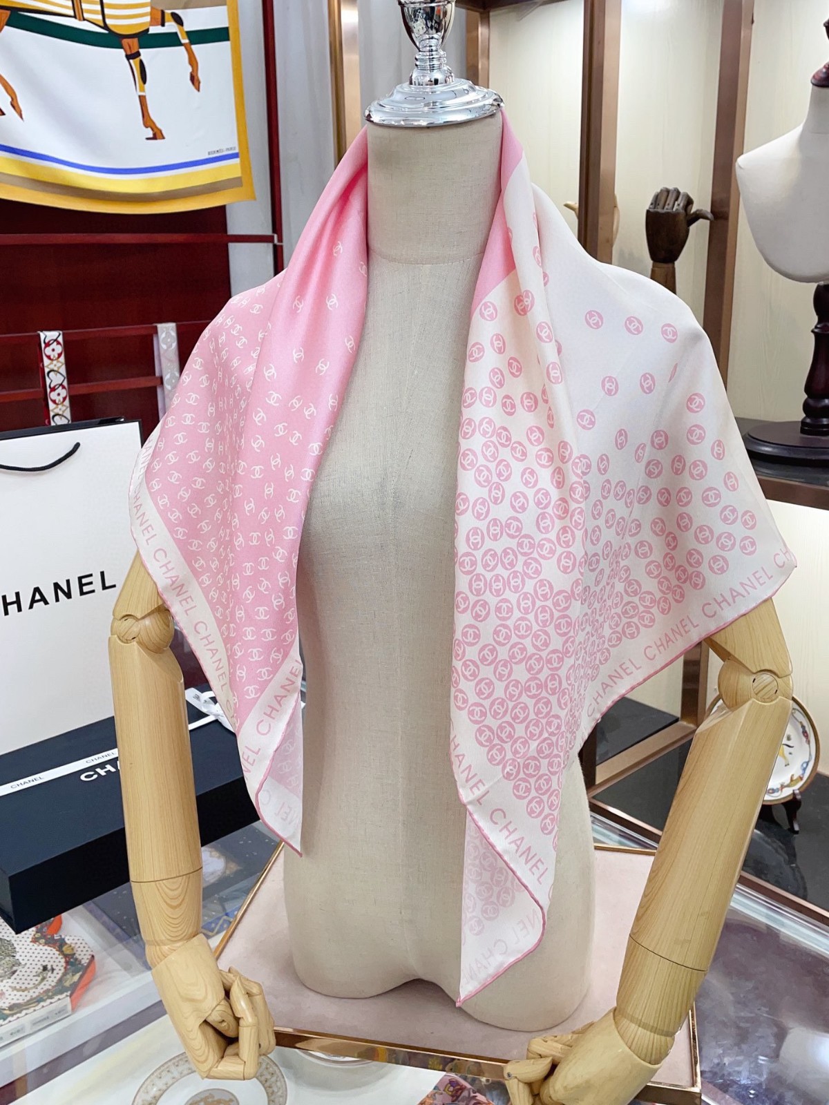 3 C Scarf