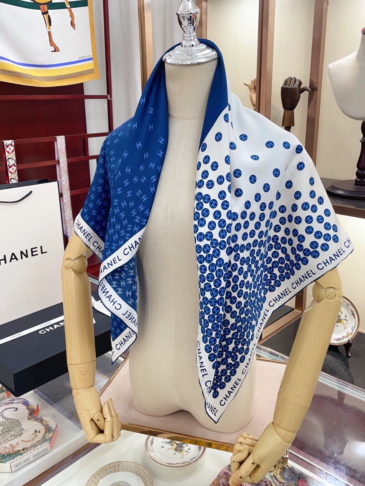 3 C Scarf