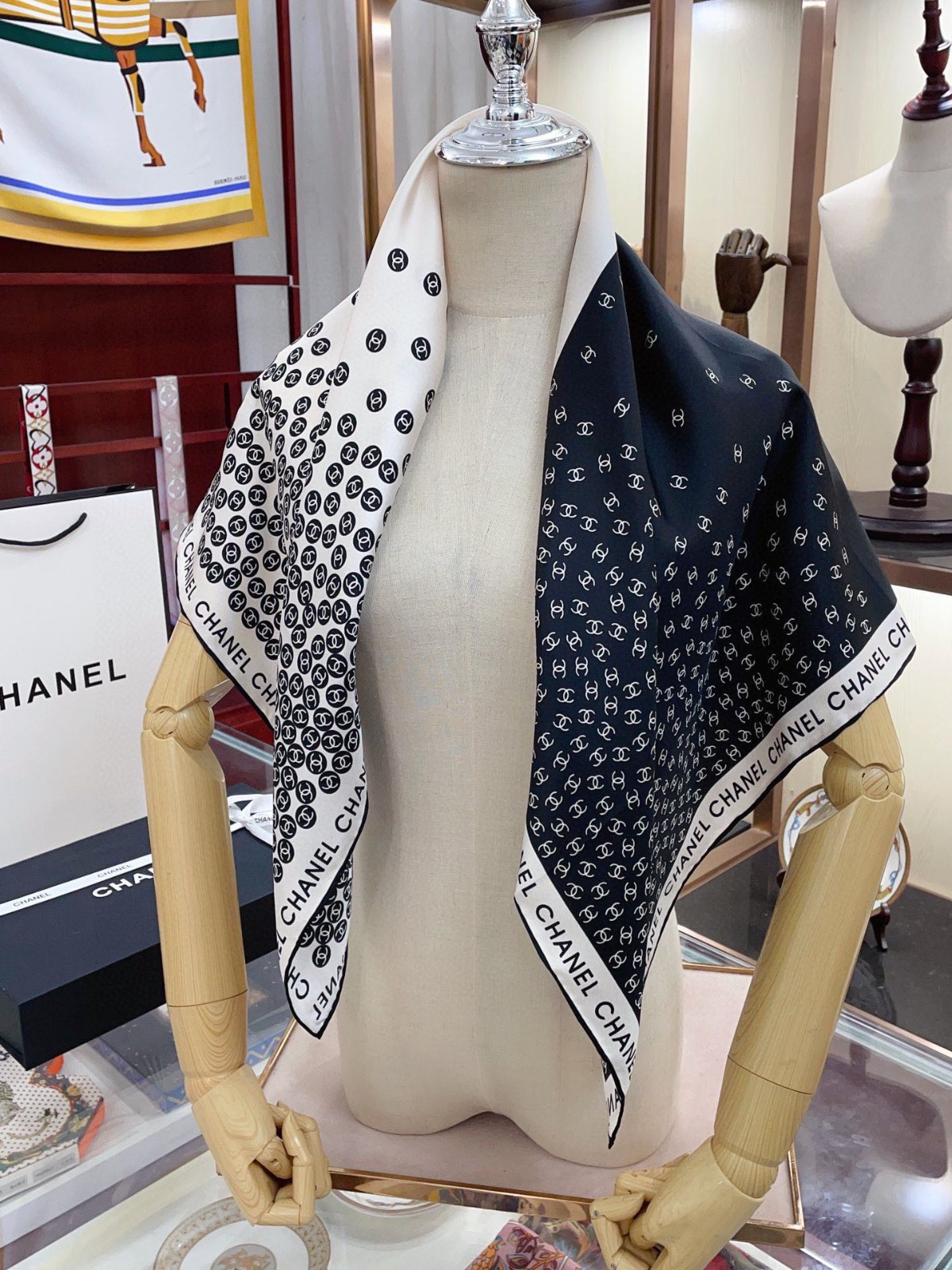 3 C Scarf