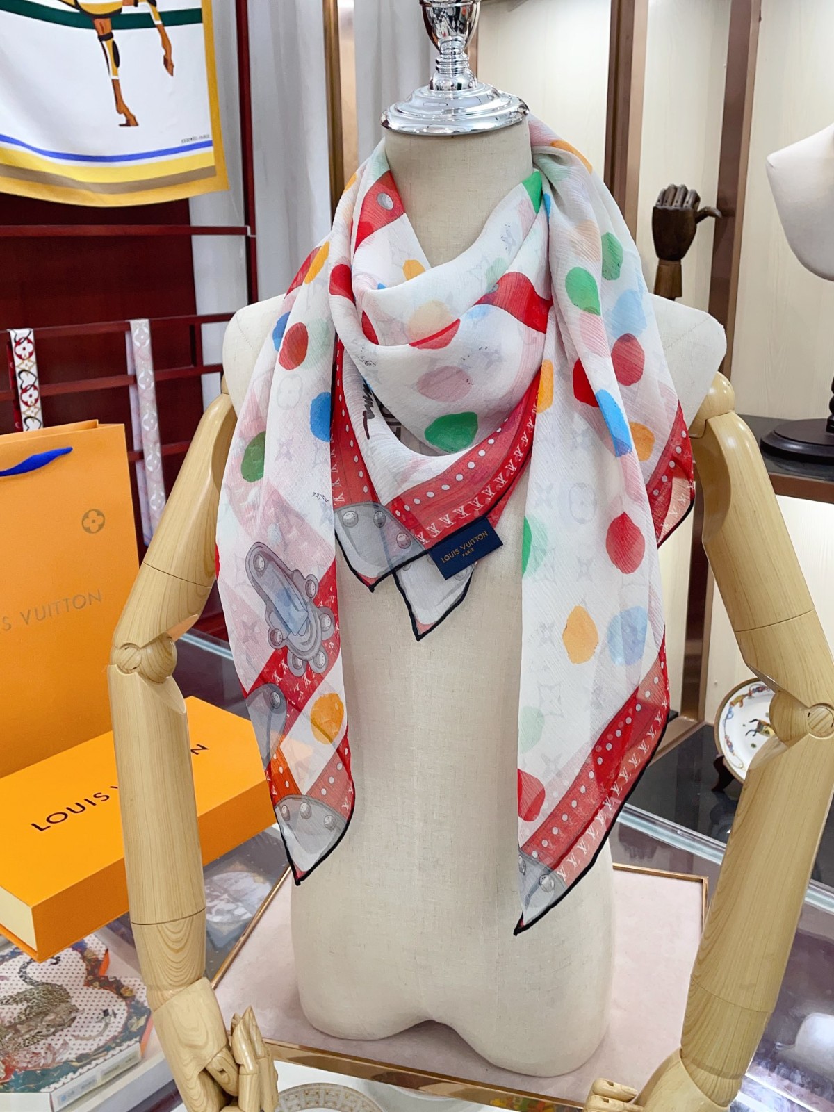 L-V Scarf