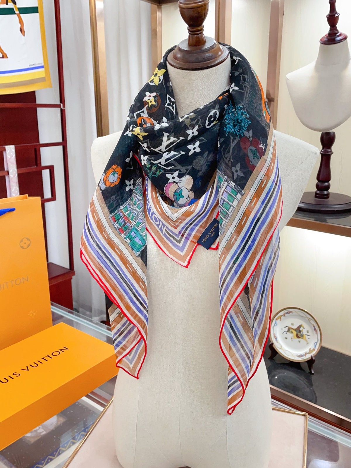 L-V Scarf