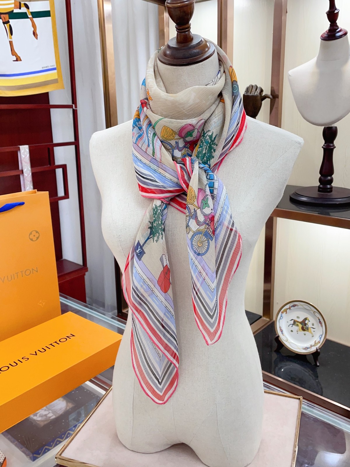 L-V Scarf