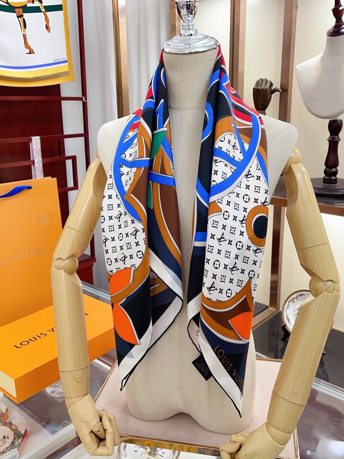 L-V Scarf