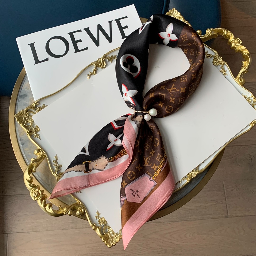 L-V Scarf