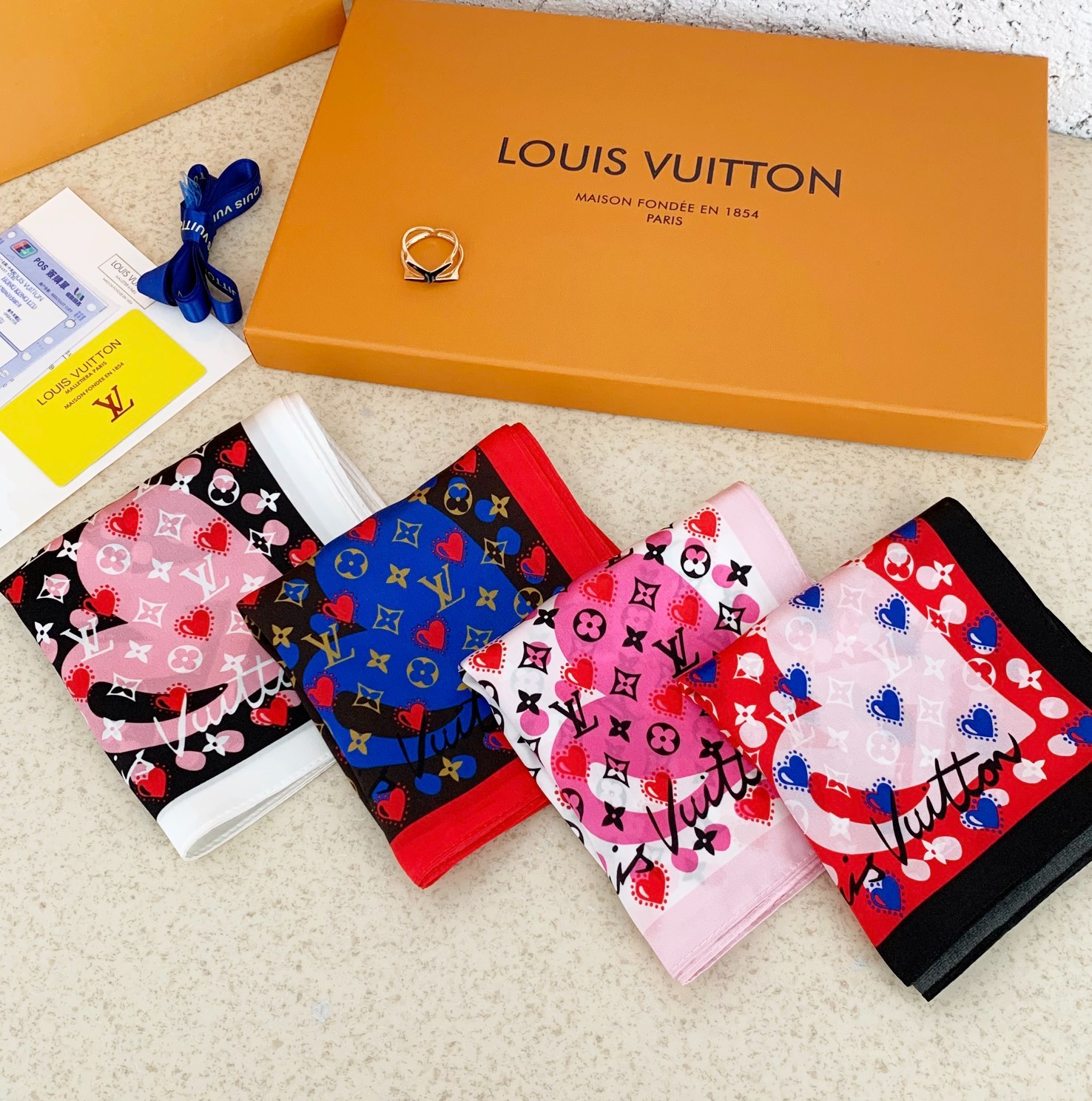 L-V Scarf