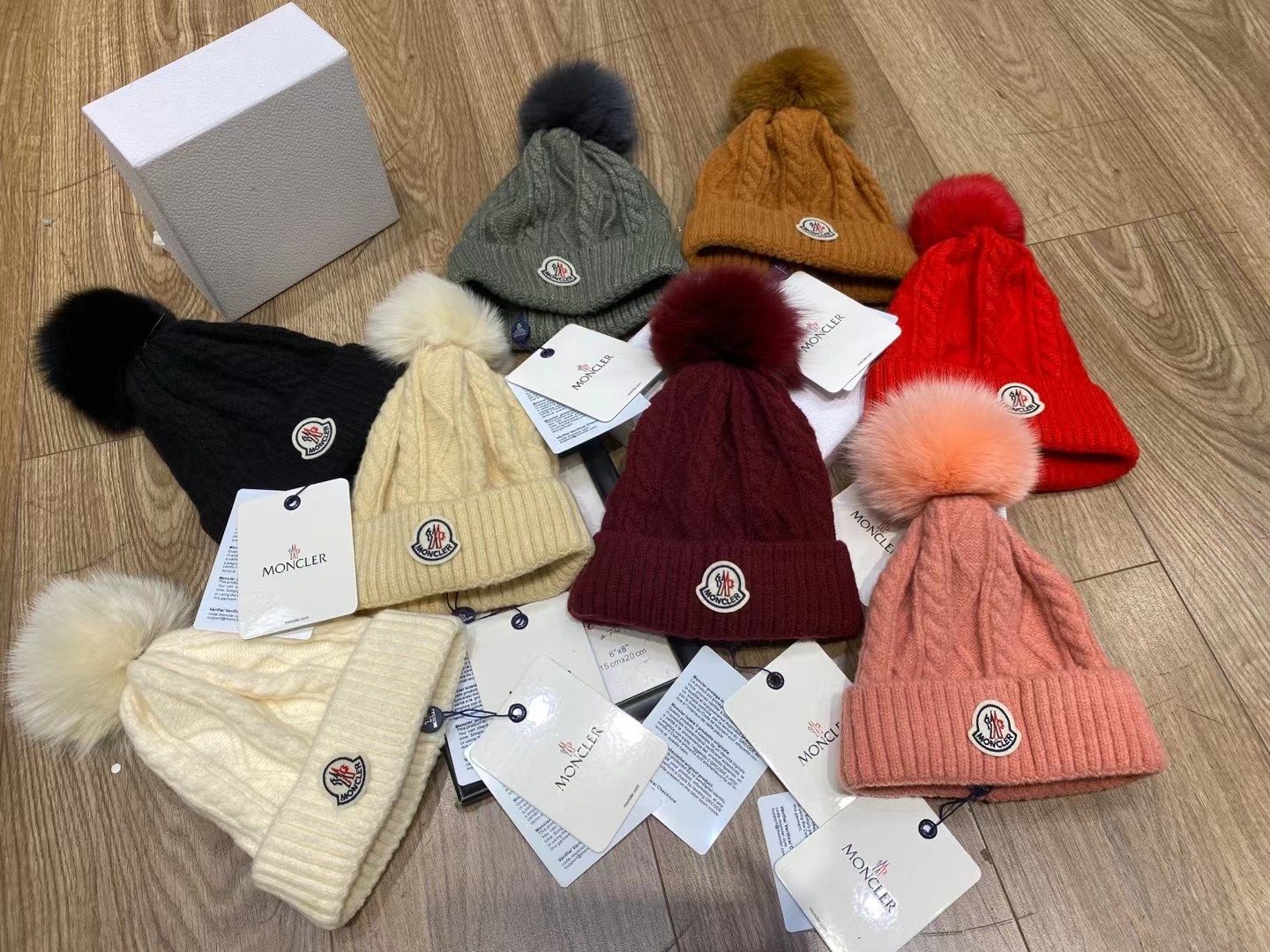 18 Mon cler Scarf &Cap