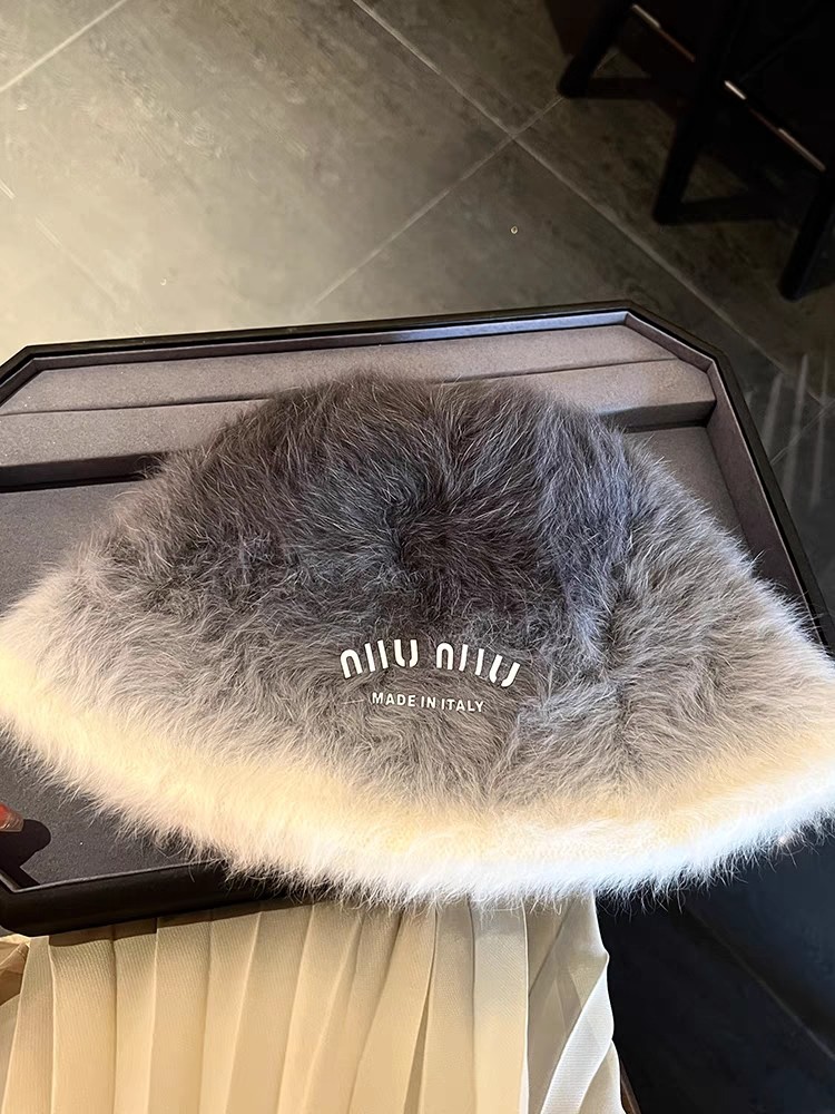 16 Miu miu