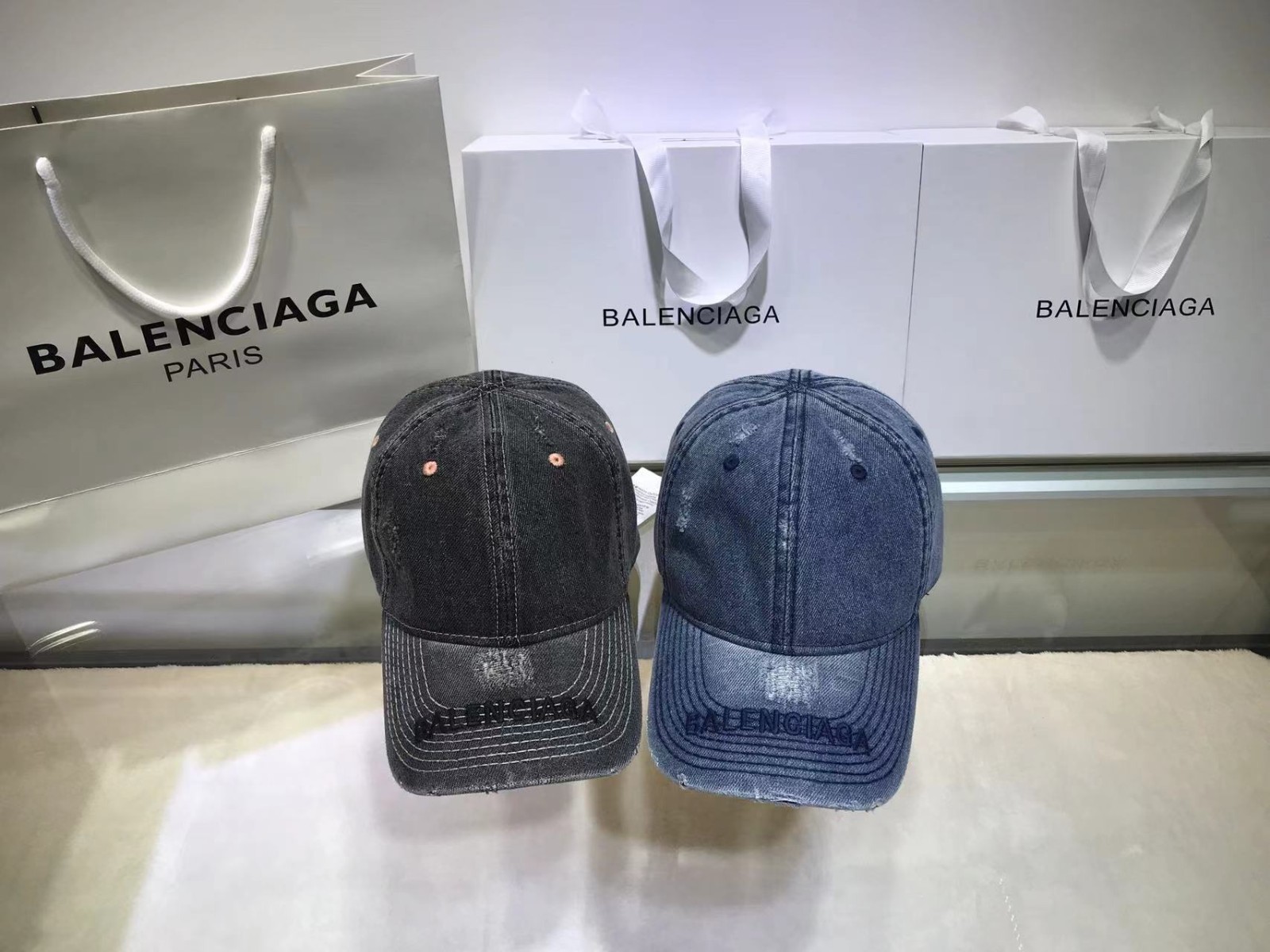 04 Balen ciaga  Cap