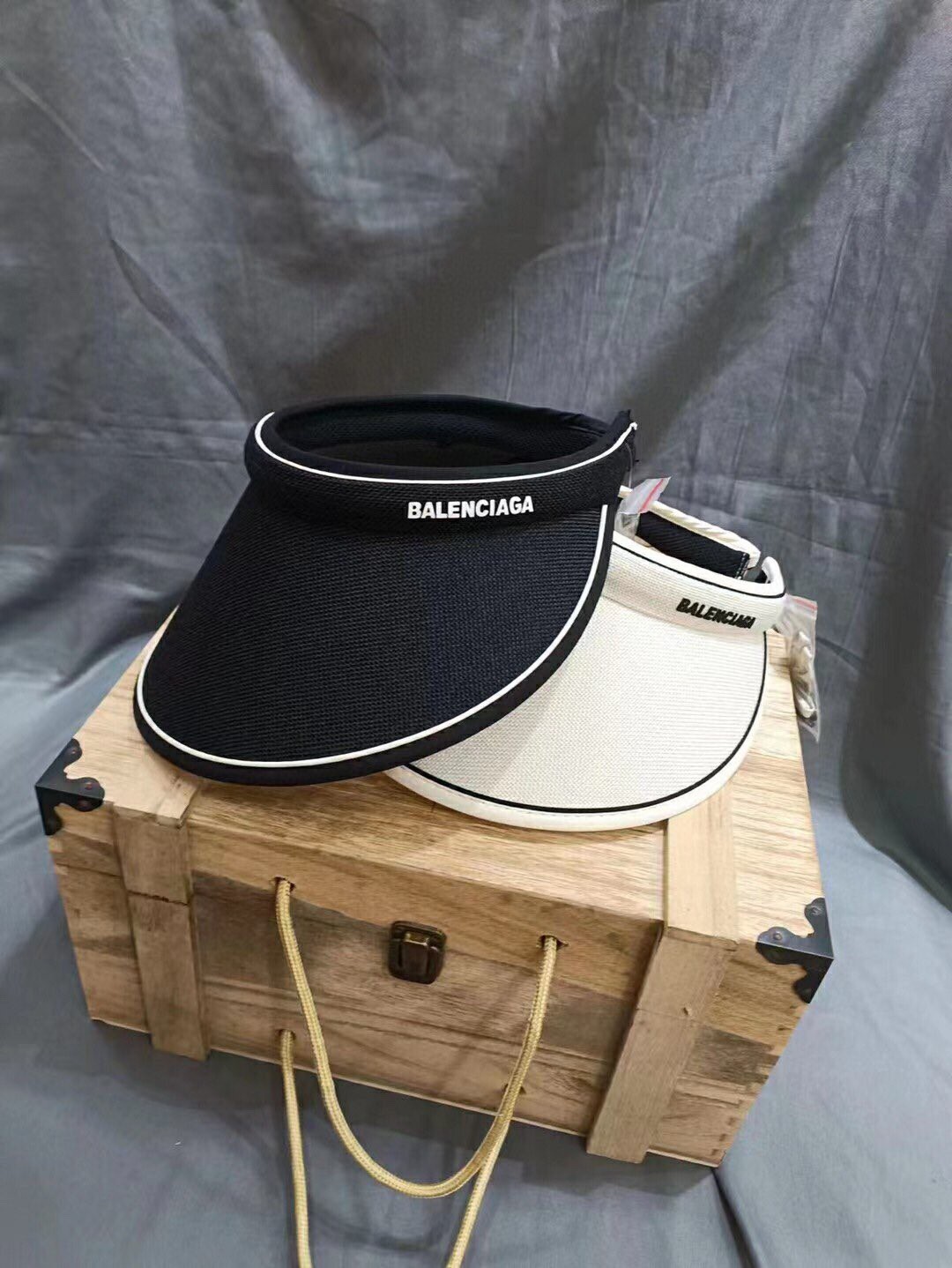 04 Balen ciaga  Cap