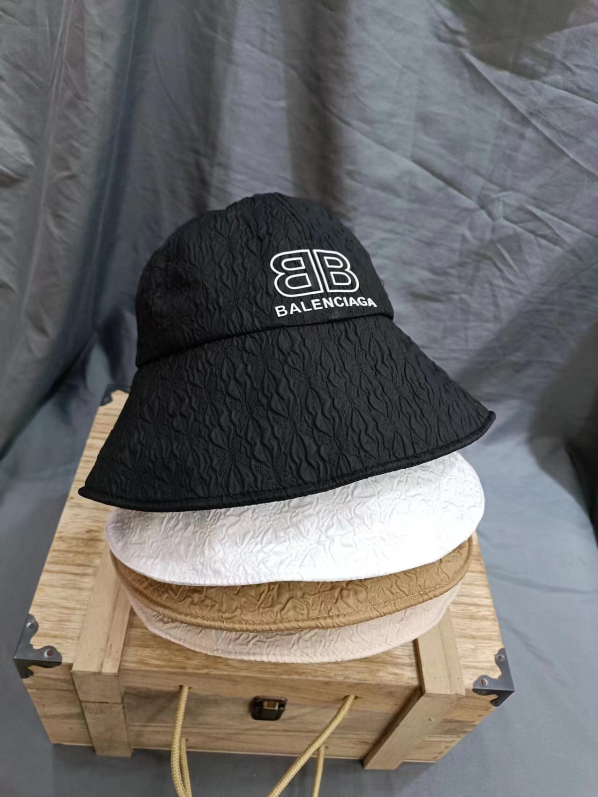 04 Balen ciaga  Cap
