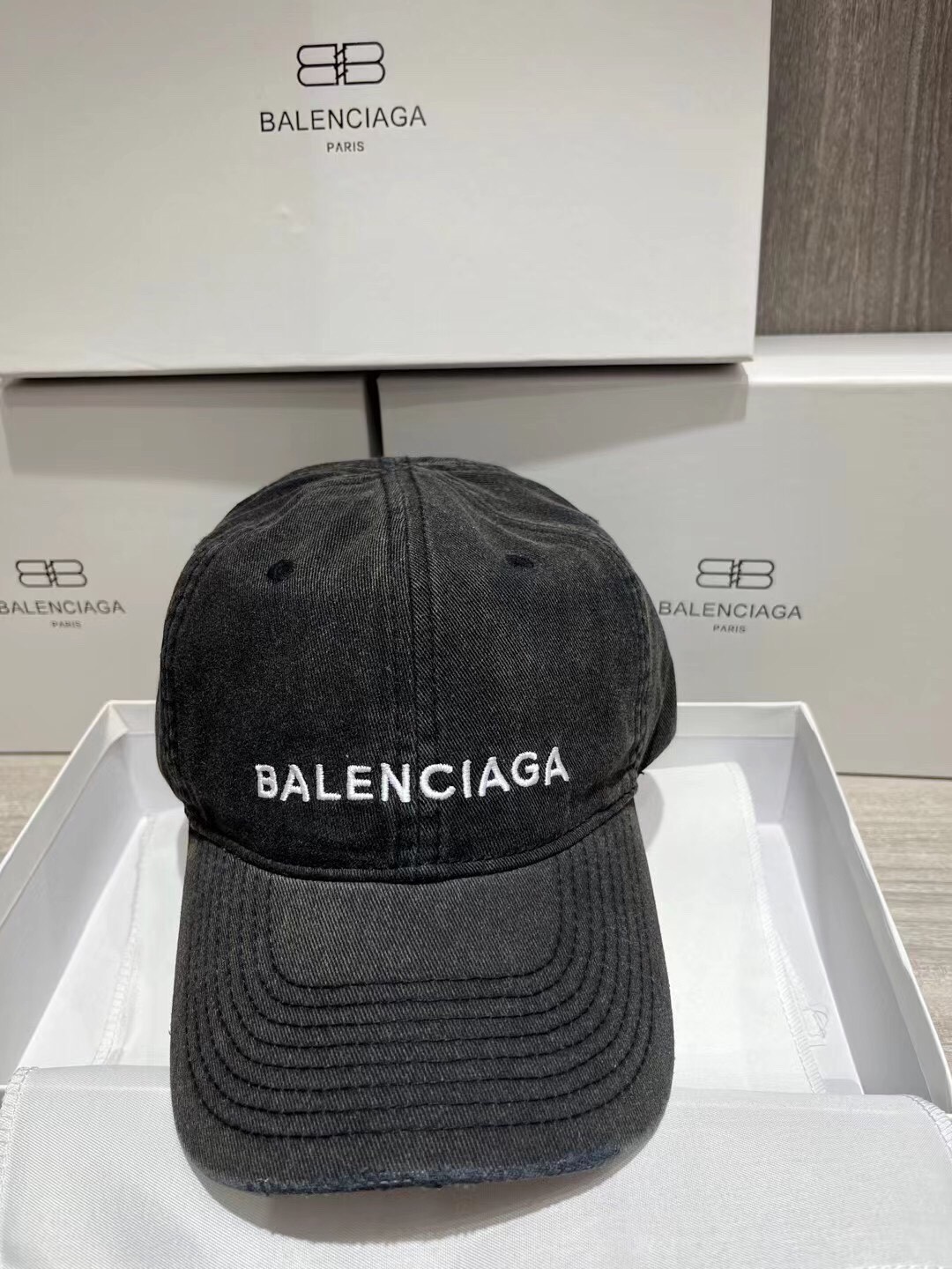 04 Balen ciaga  Cap