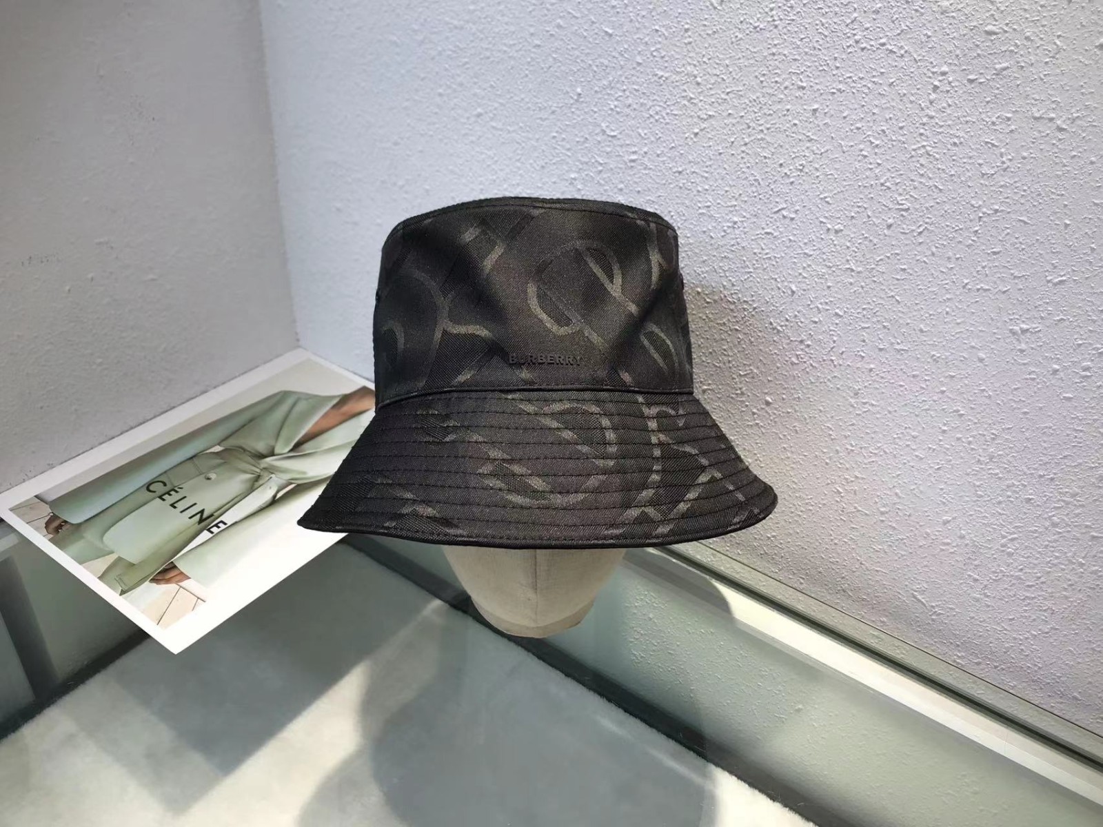 05 Bur berry cap