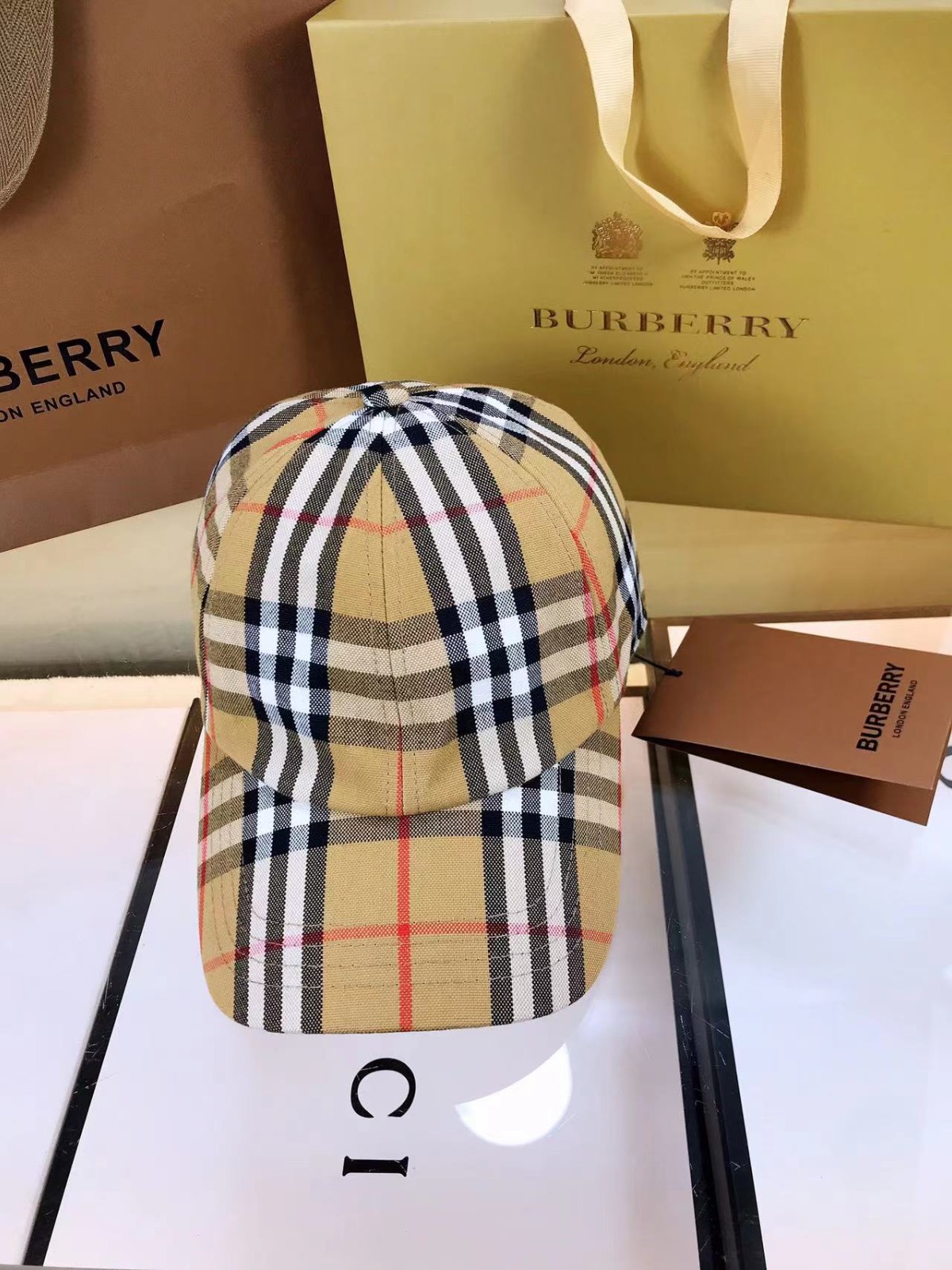 05 Bur berry cap