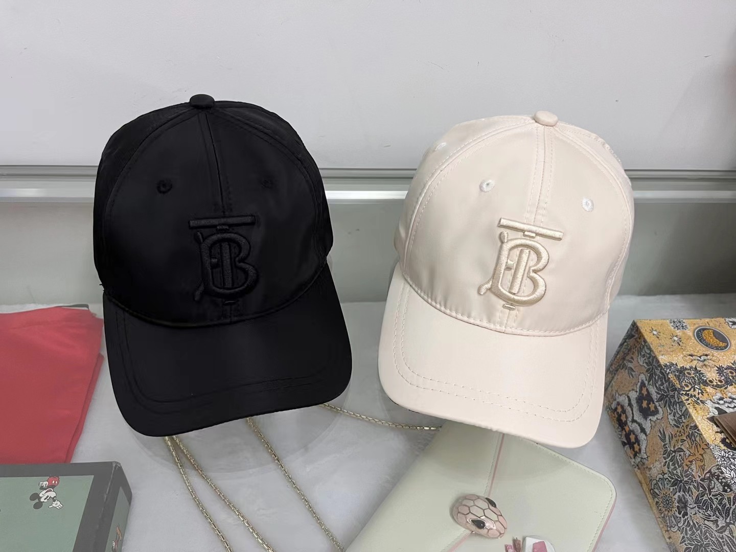 05 Bur berry cap