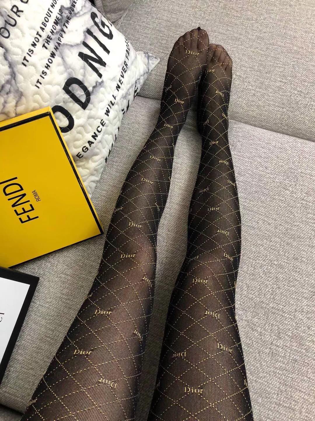 02 Stockings