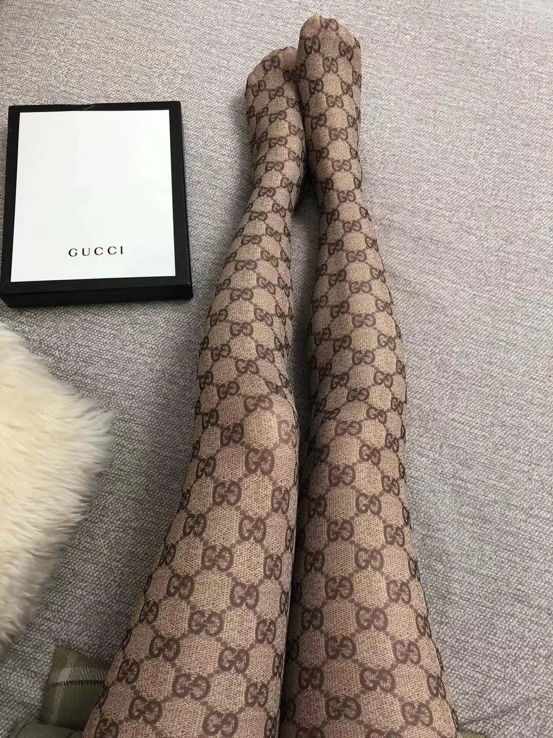 02 Stockings