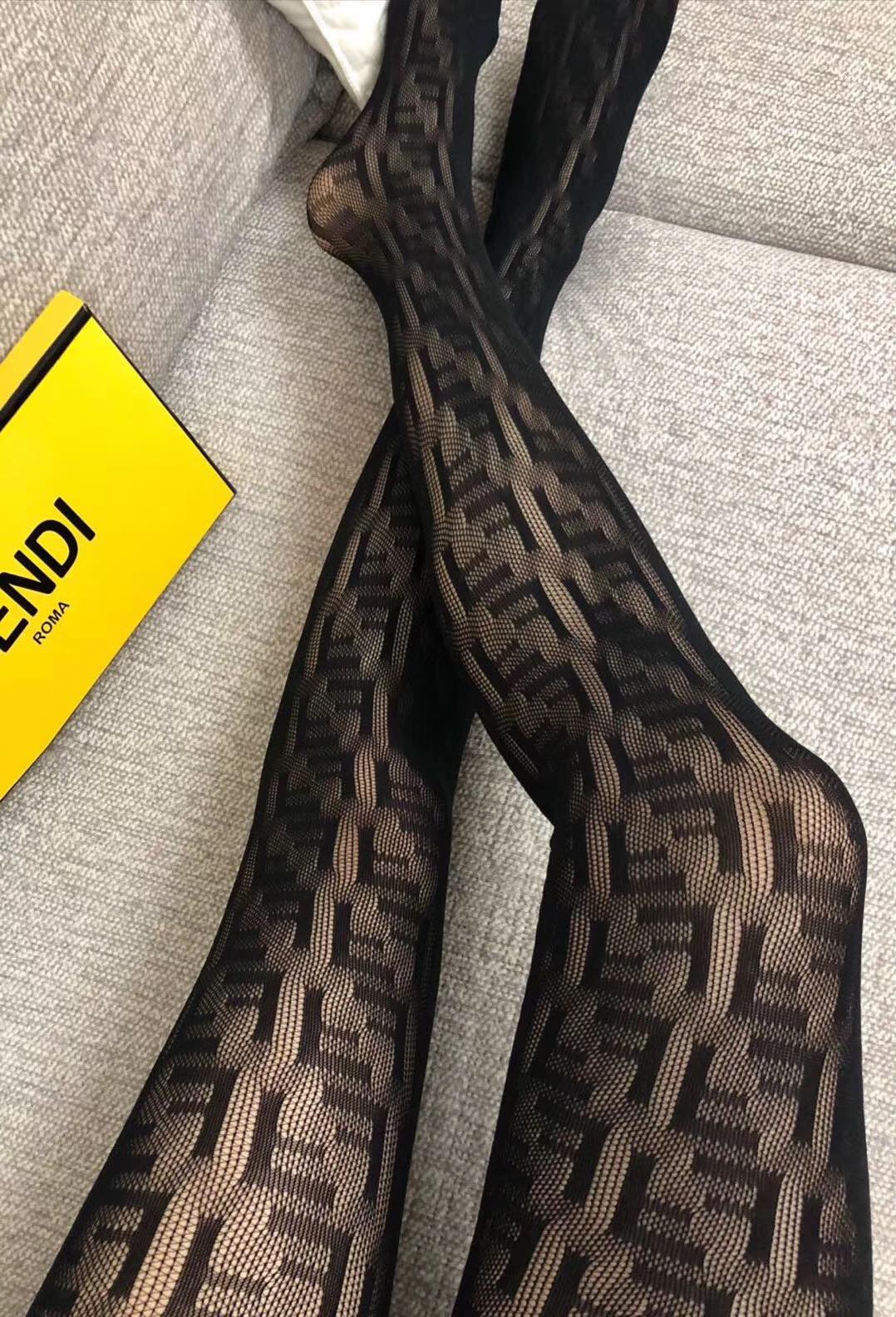 02 Stockings