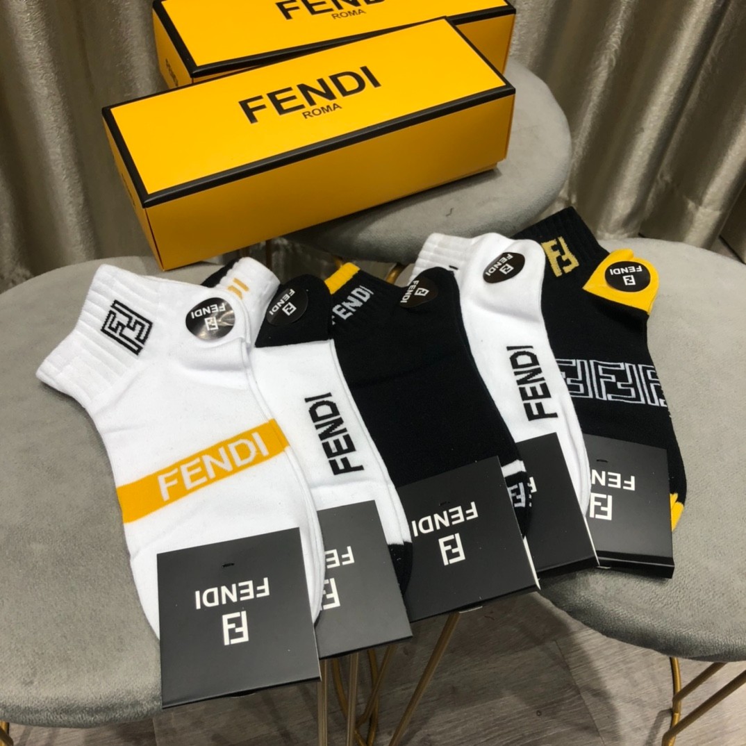 03 Socks