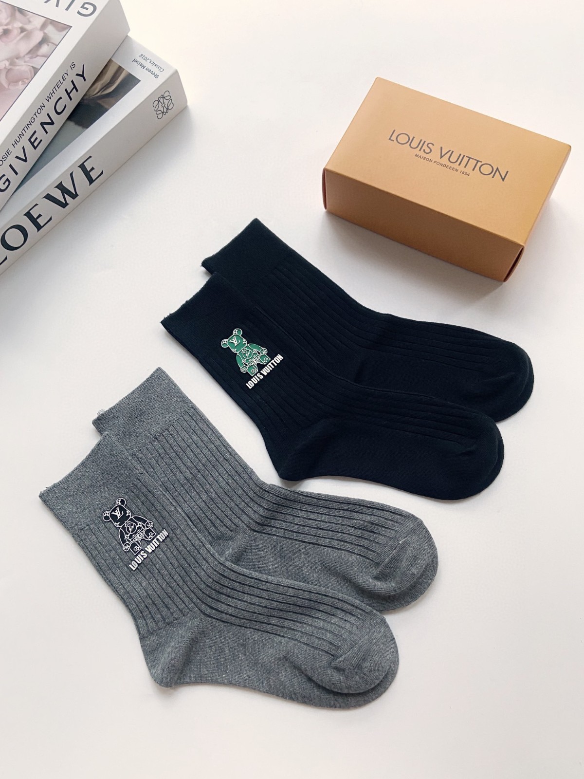 03 Socks