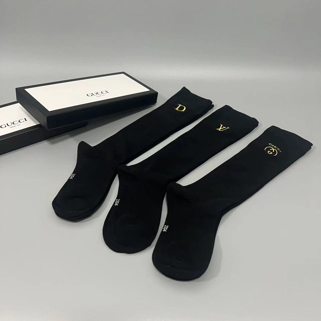 03 Socks