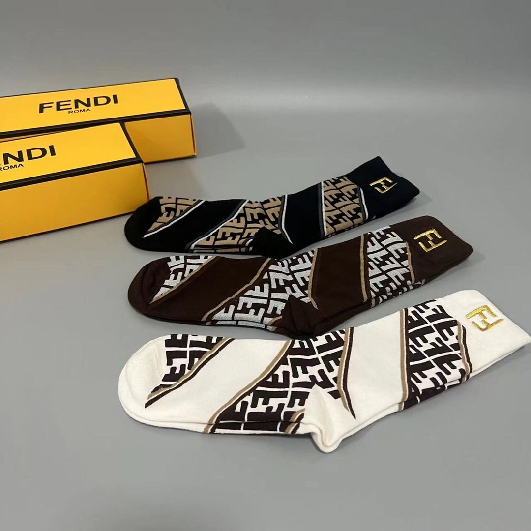 03 Socks