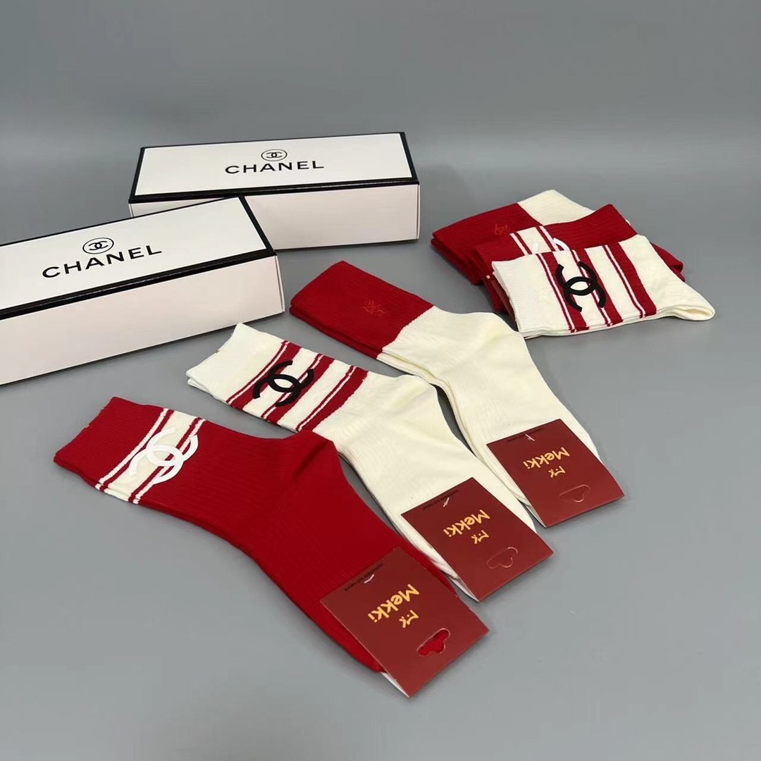 03 Socks