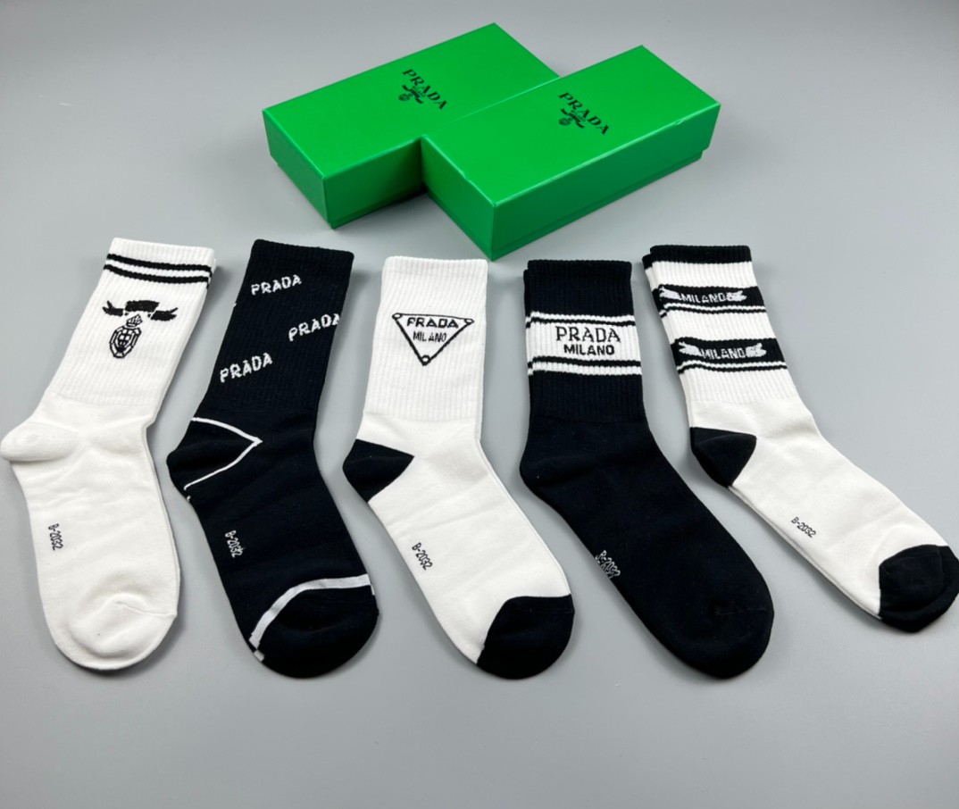 03 Socks