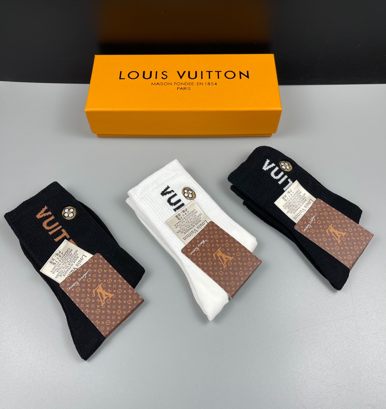 03 Socks