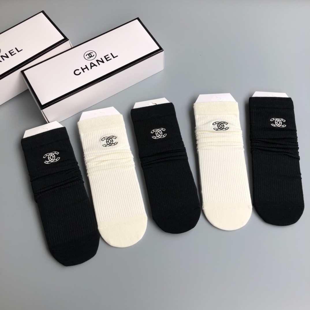 03 Socks